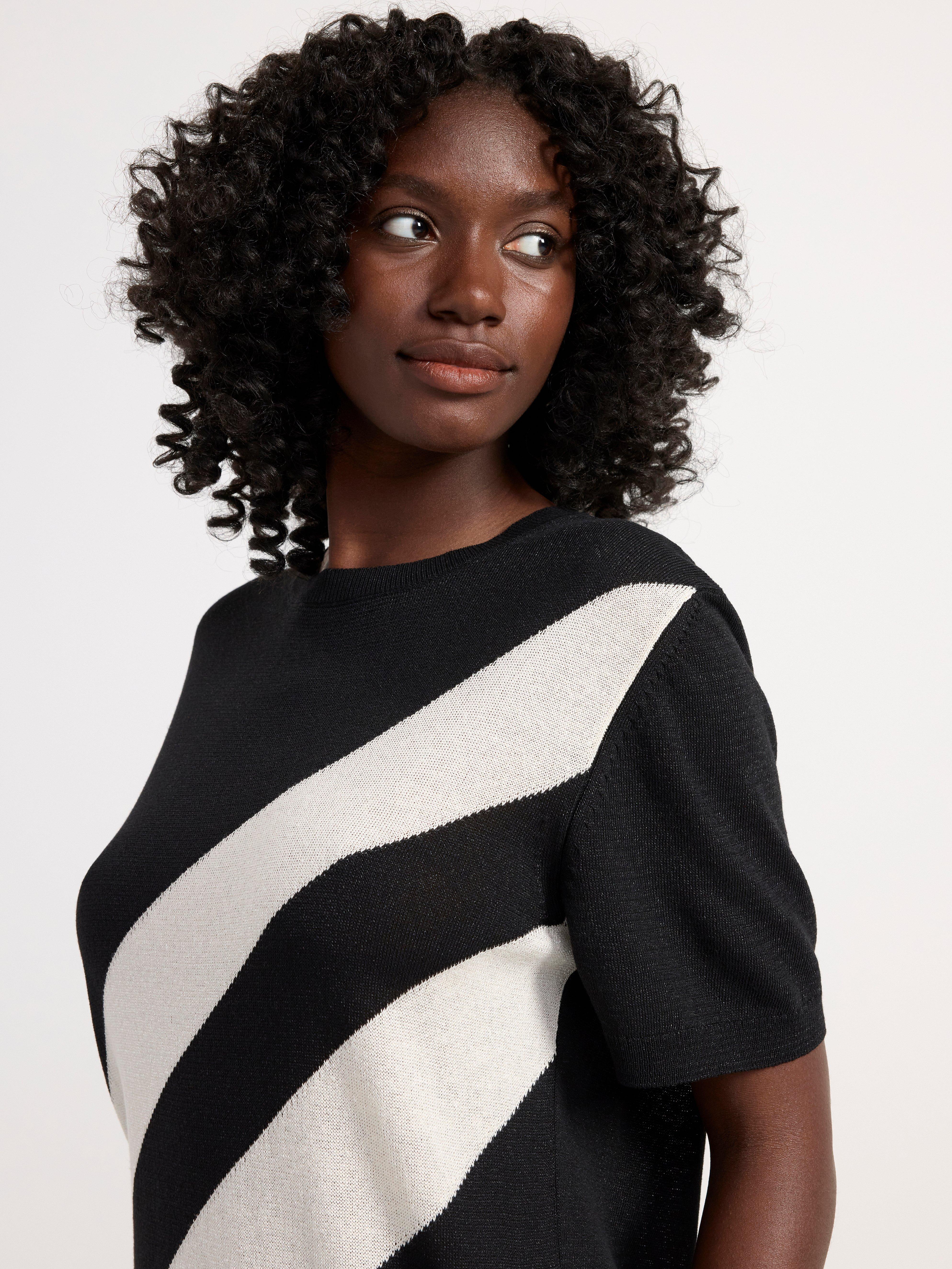 Fine-knit short sleeve tunic Black