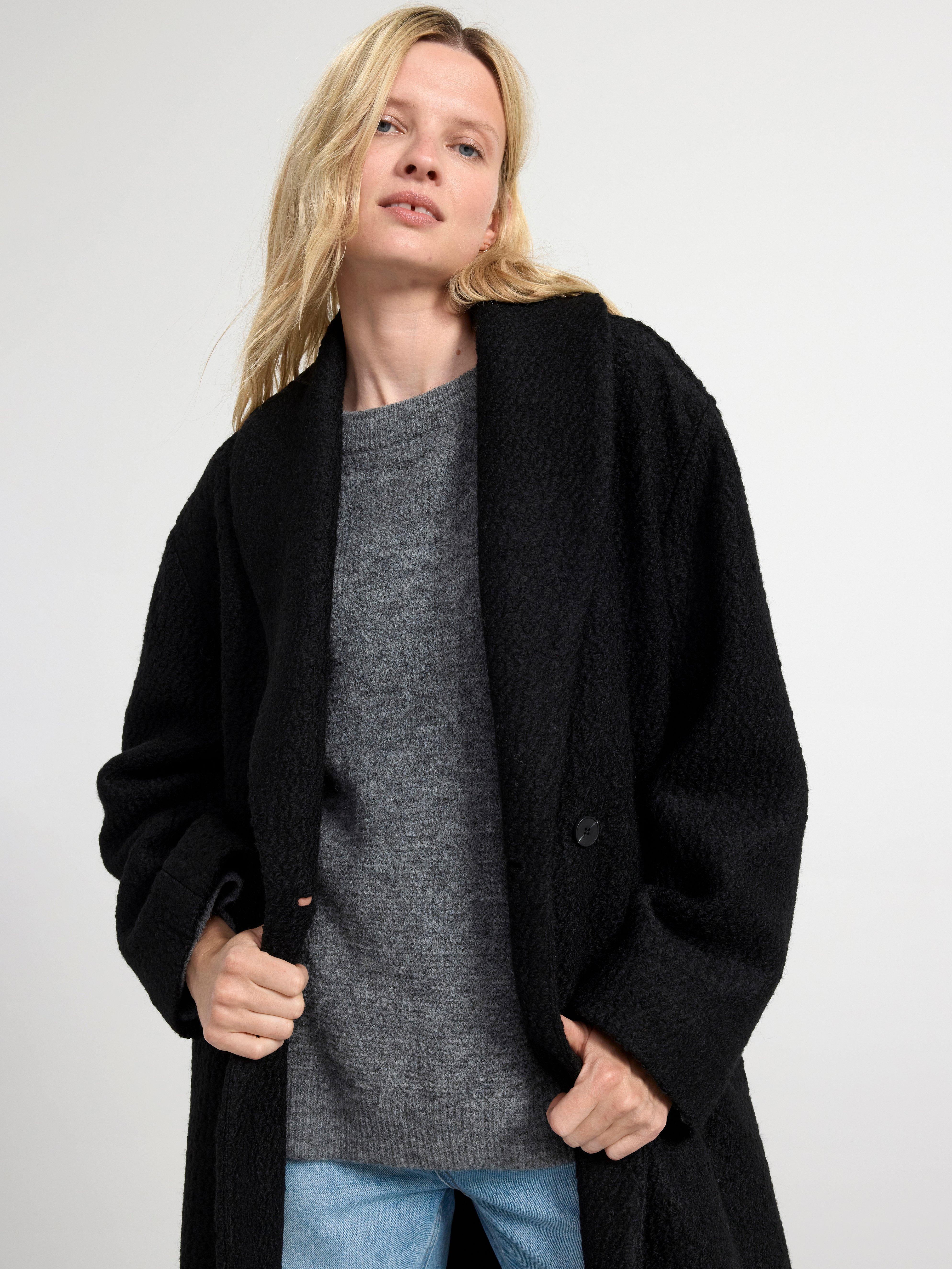 Coat in bouclé Black