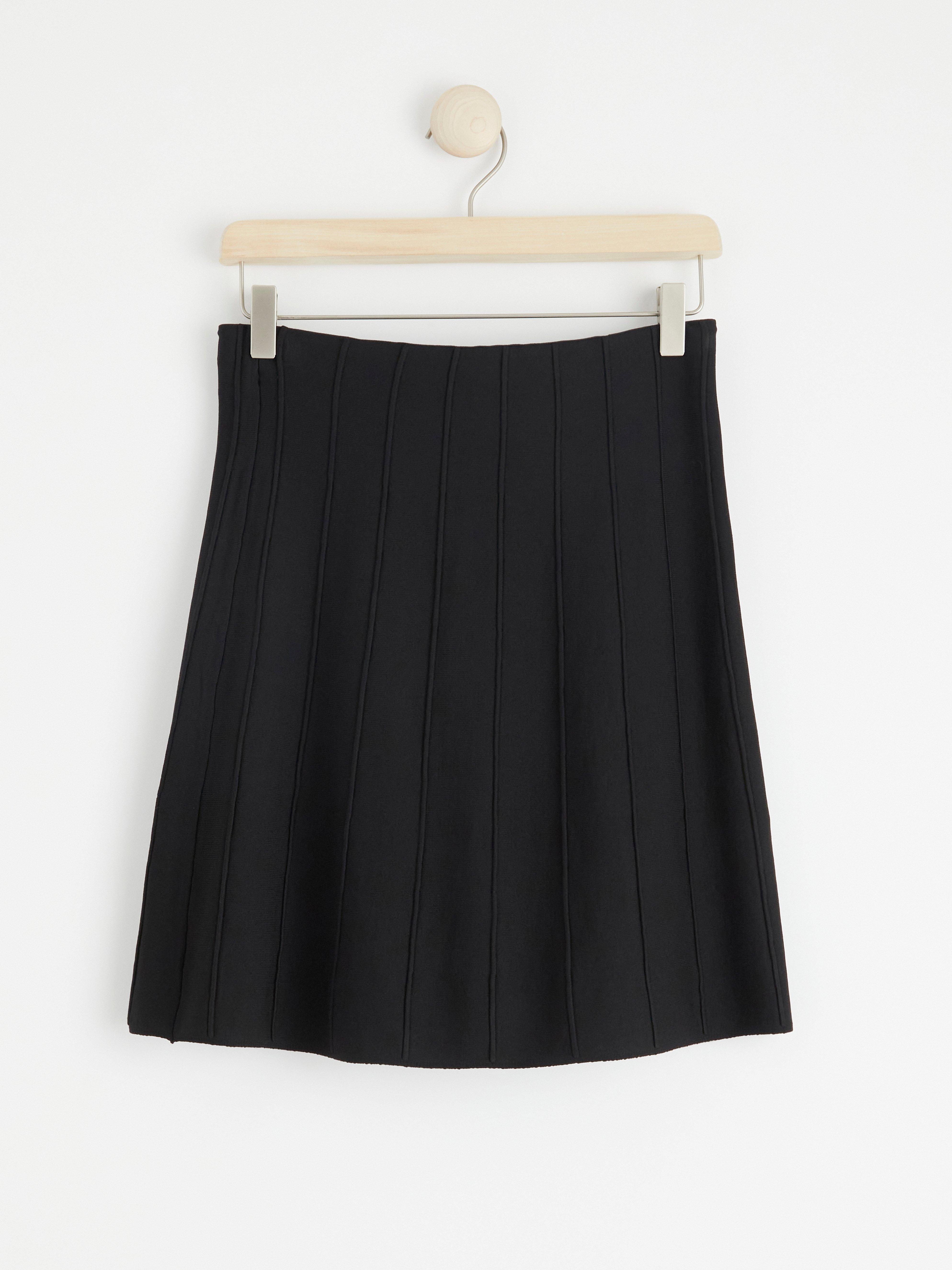 Fine-knit flared skirt Black