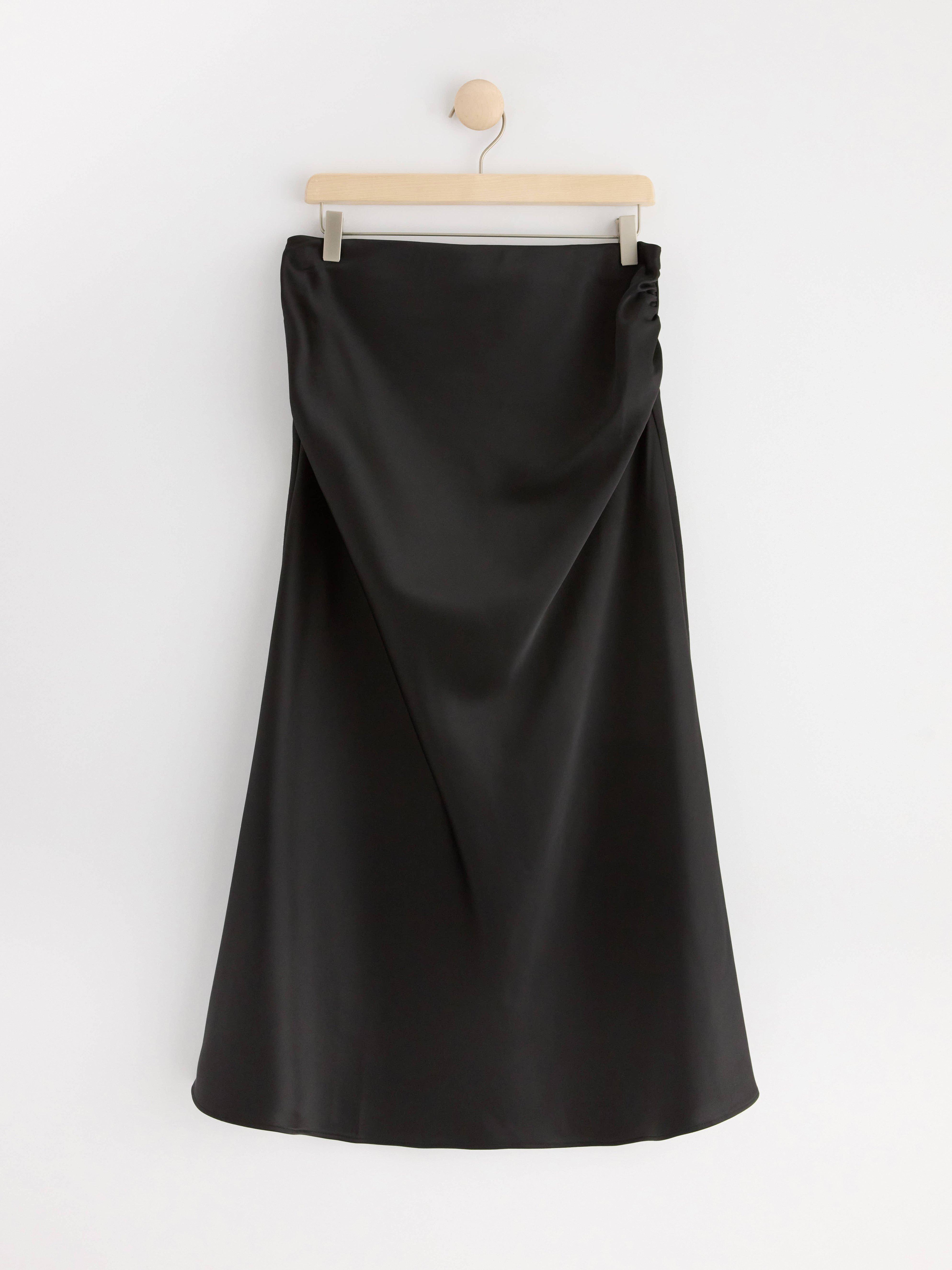 MOM Midi skirt Black