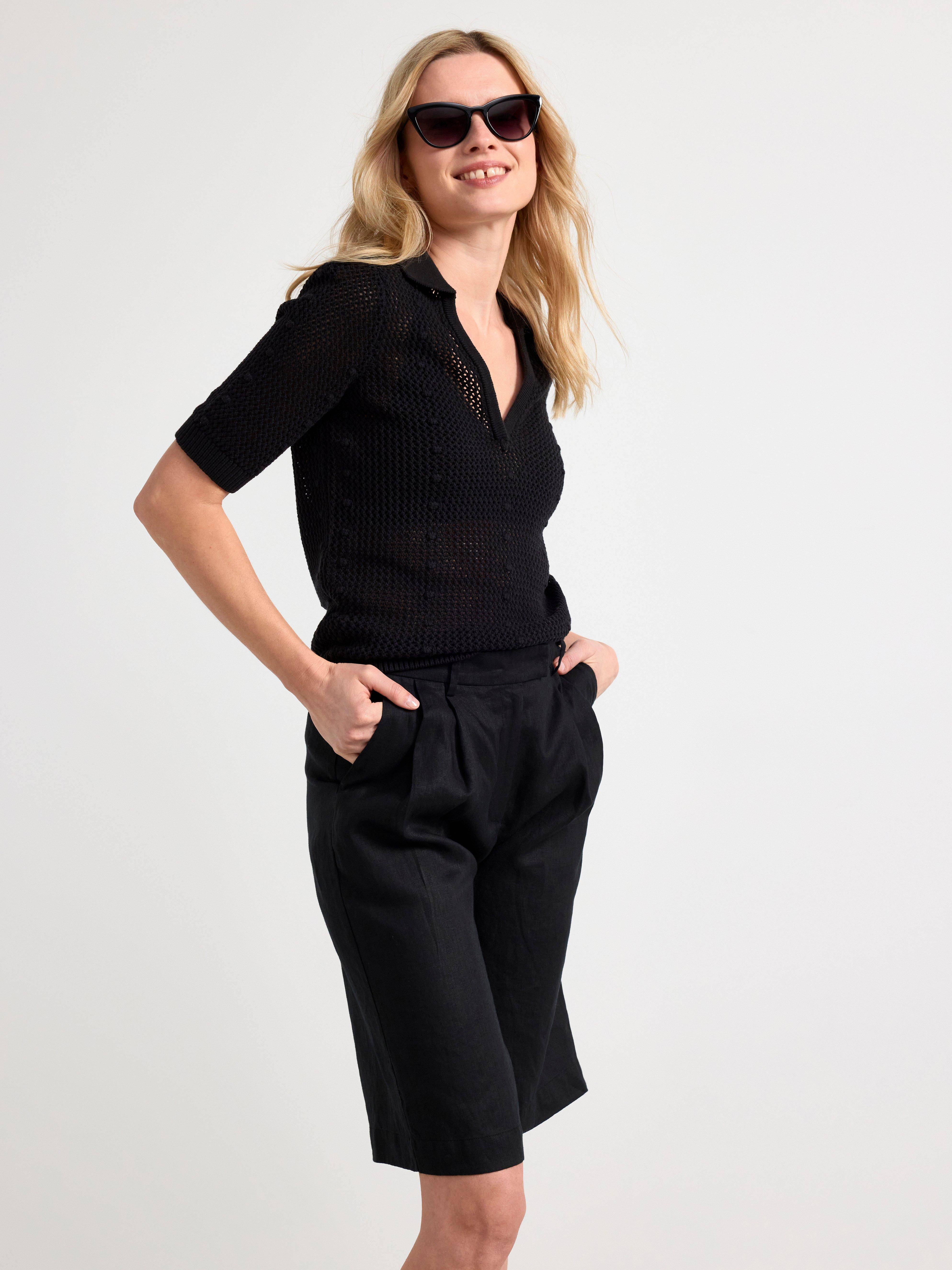 Knitted short sleeve top with collar Black