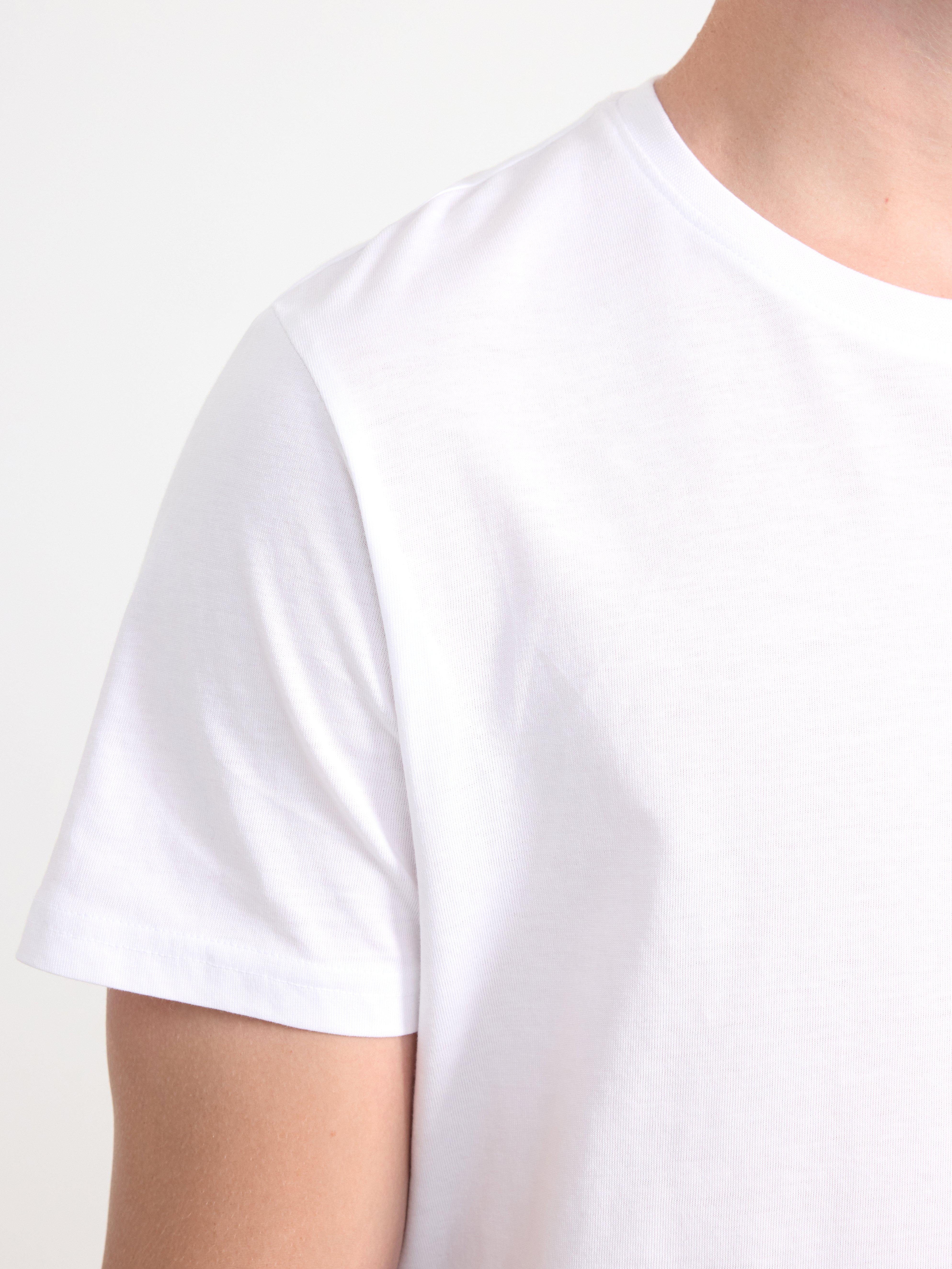 T-shirt White