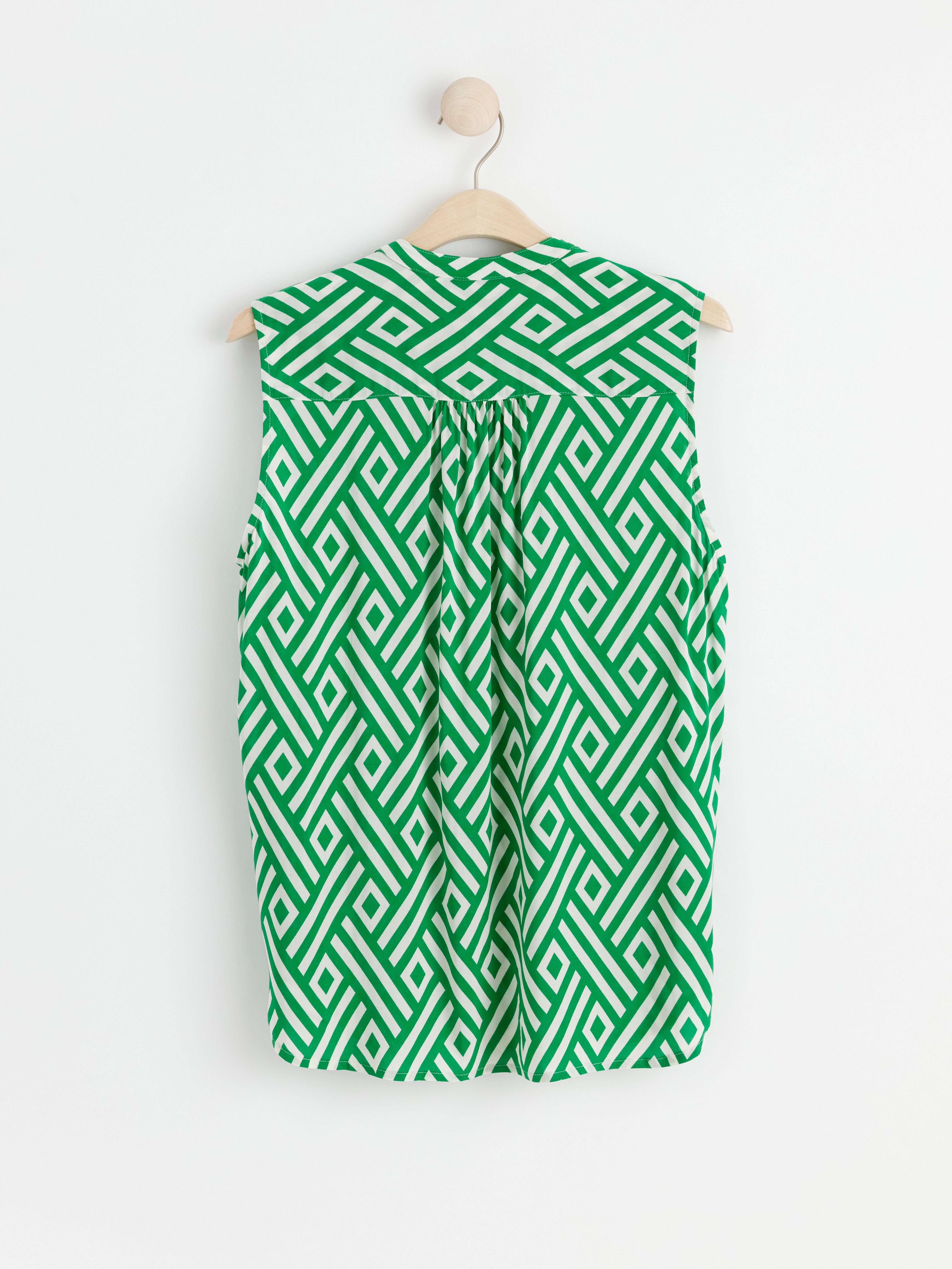 Sleeveless blouse with pattern Green