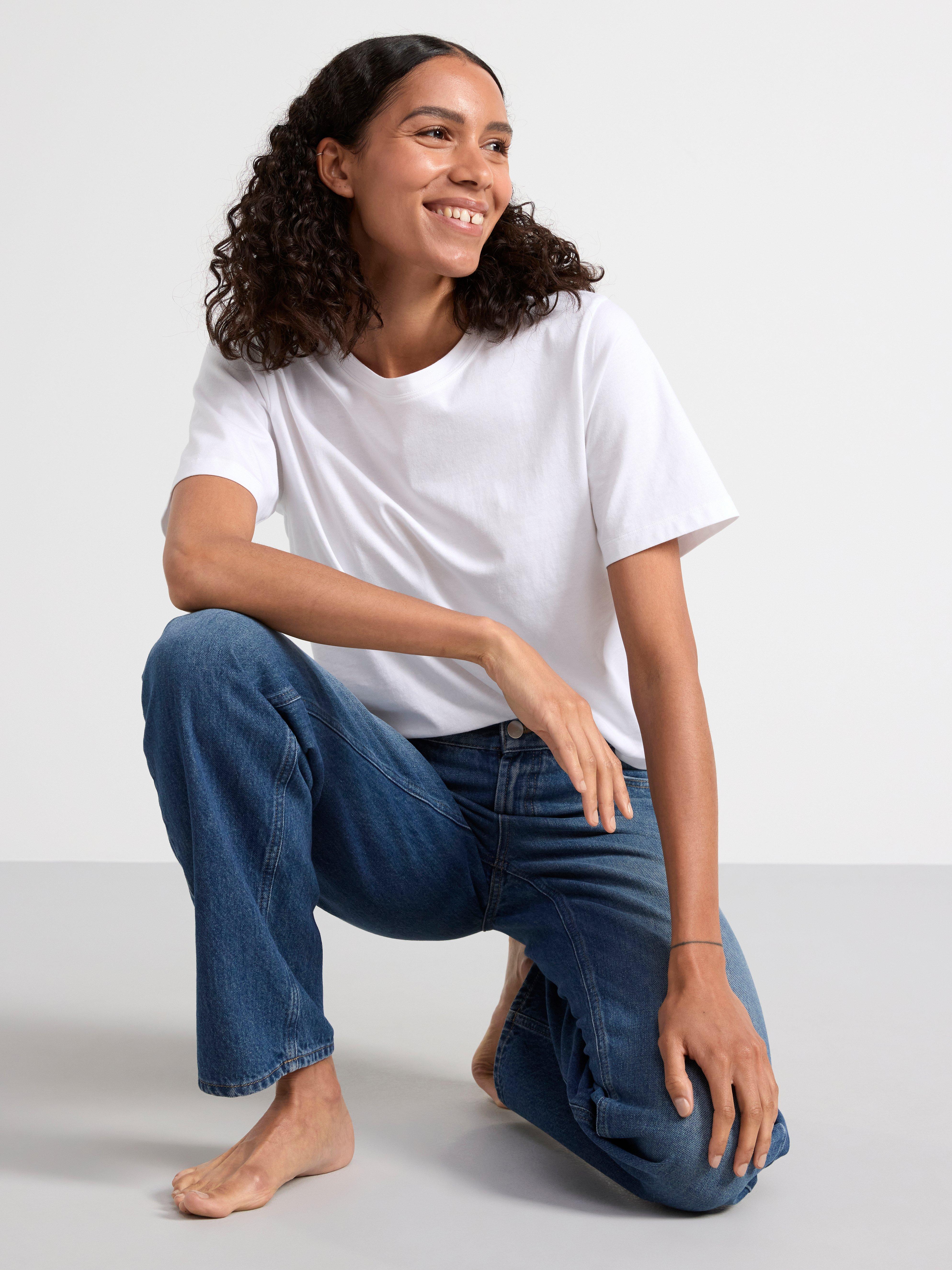 SIA Straight regular waist jeans with extra long legs Dark denim