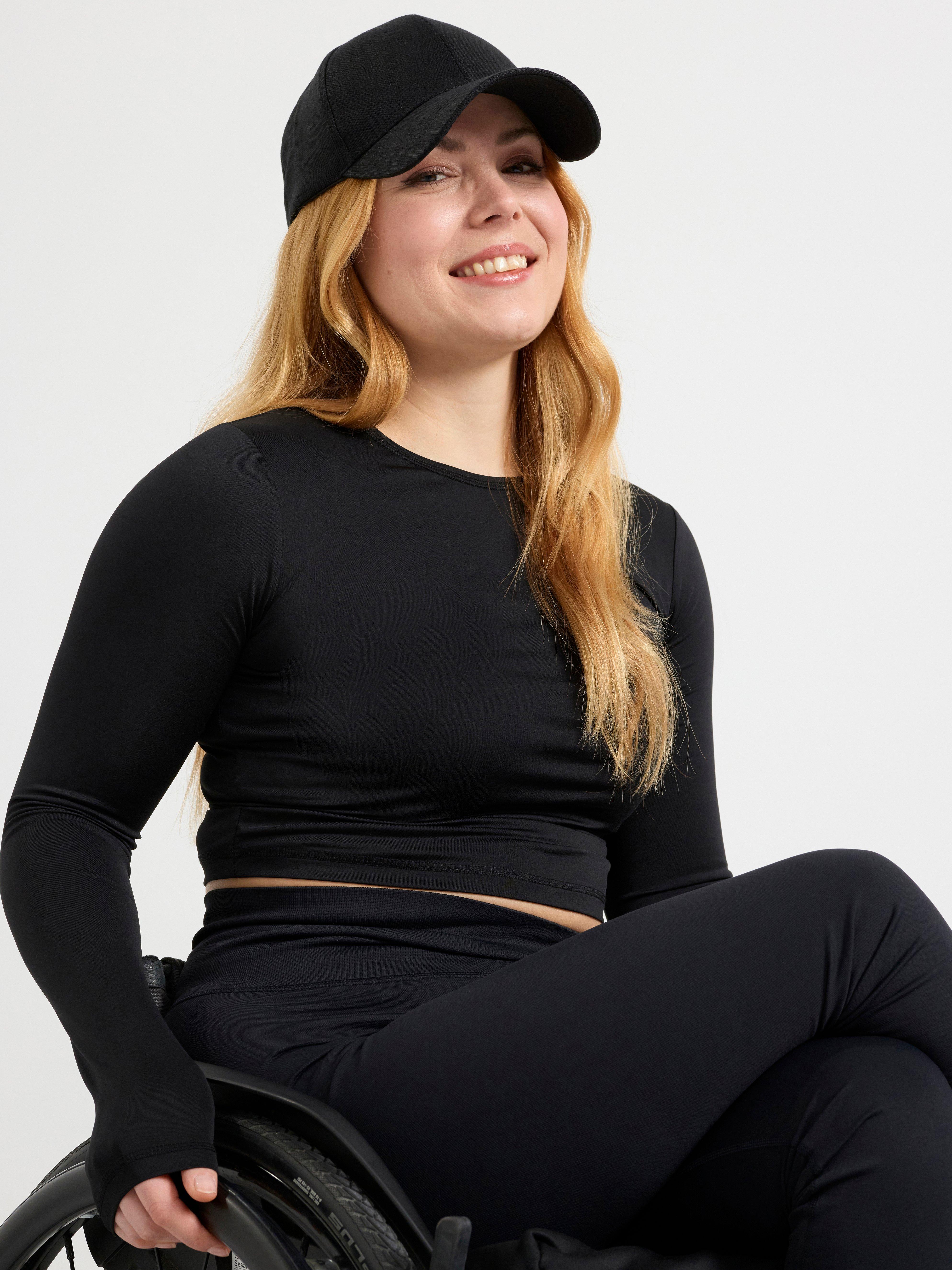 Cropped long sleeve sports top Black
