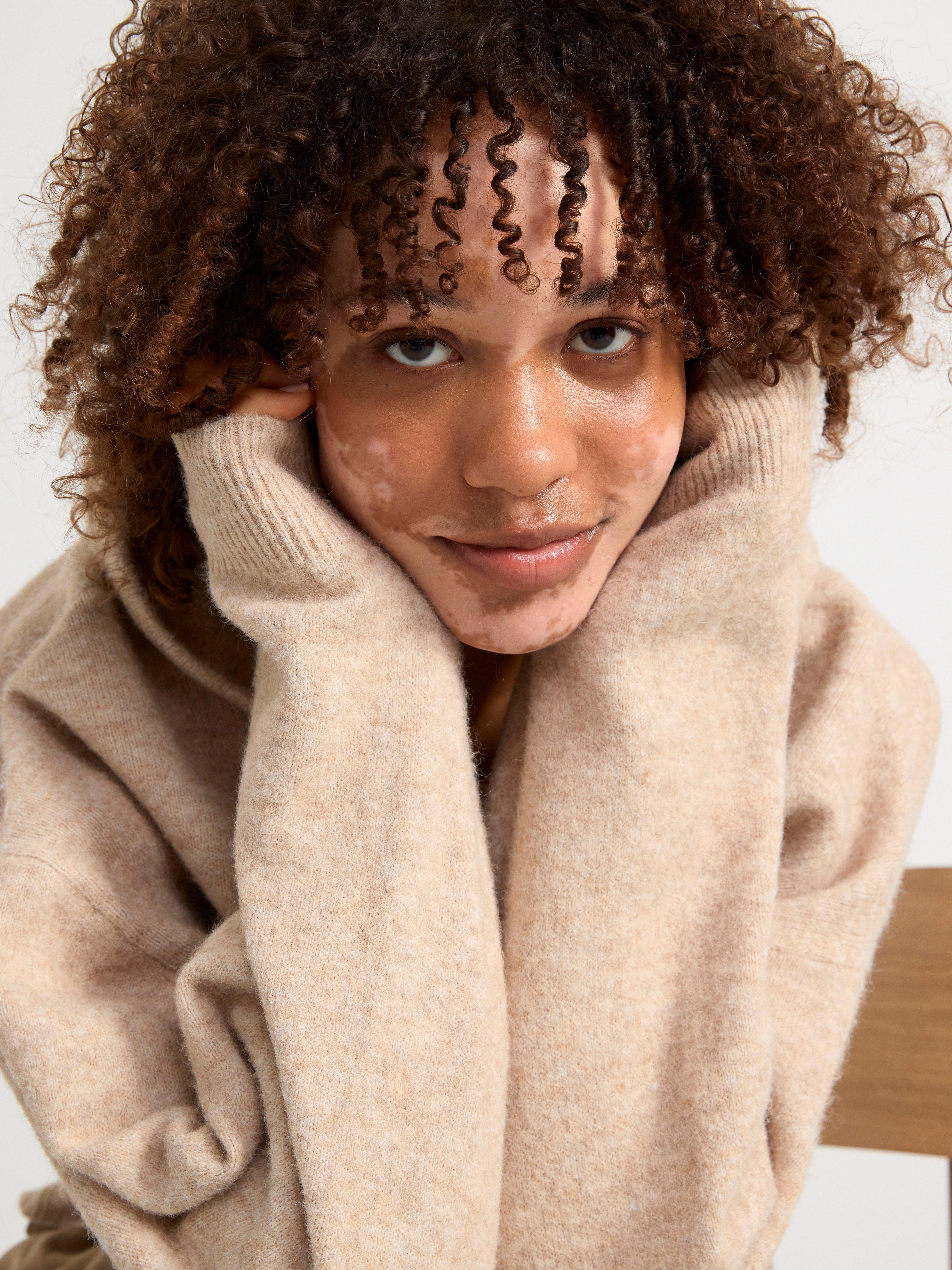 Hoodie knitted beige