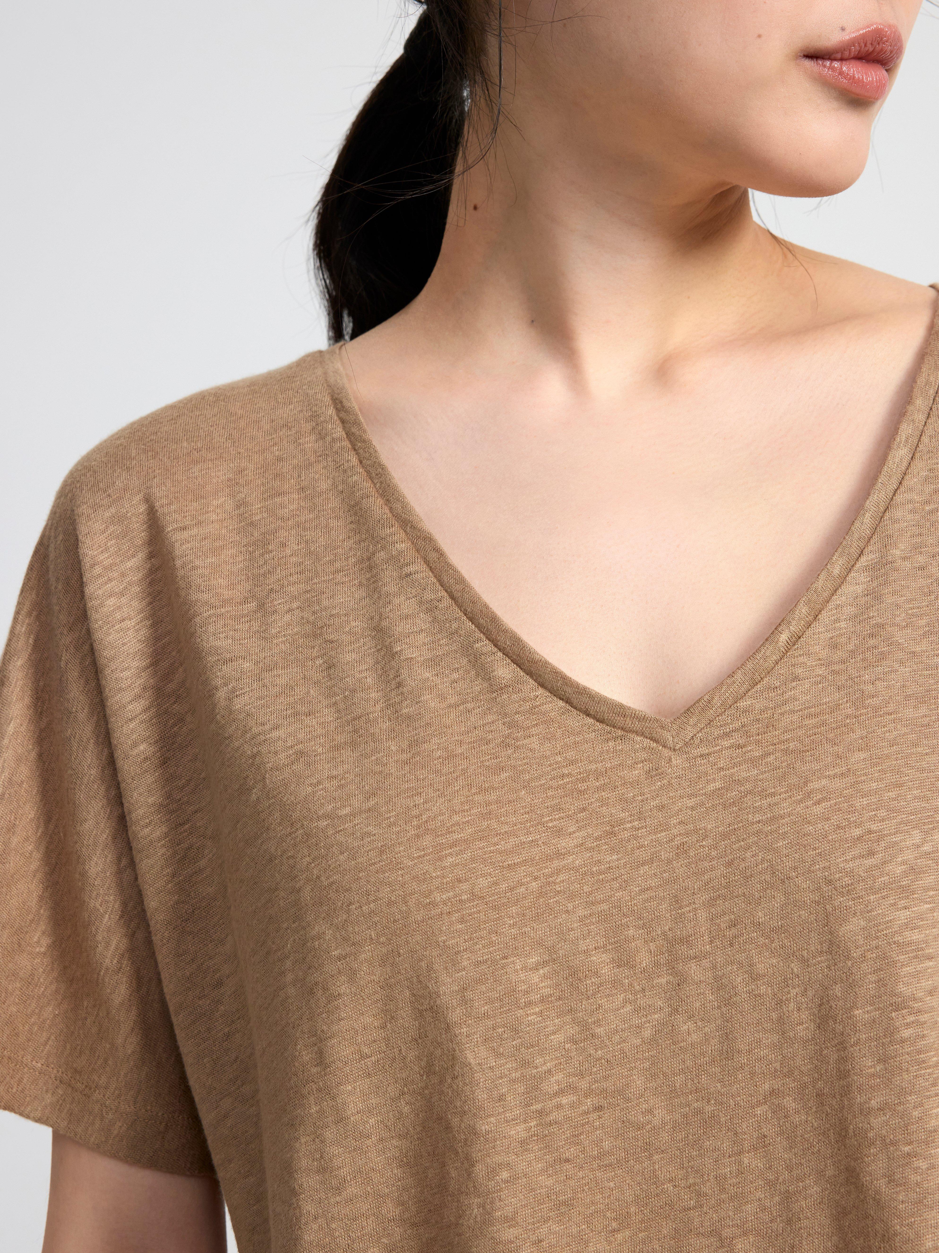 Short sleeve v-neck linen top Light dusty  Brown