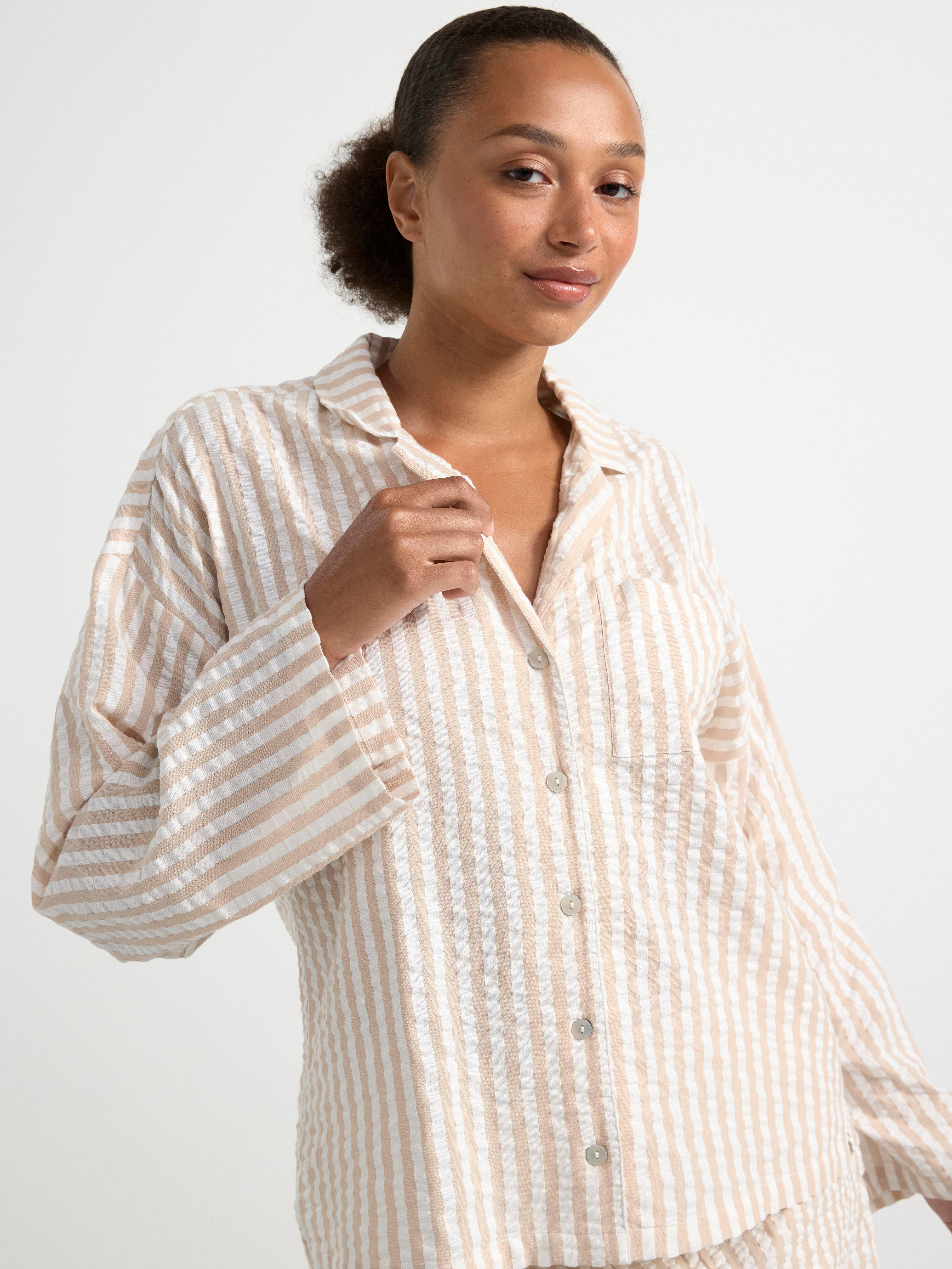 Seersucker pyjama set with shirt and shorts Beige