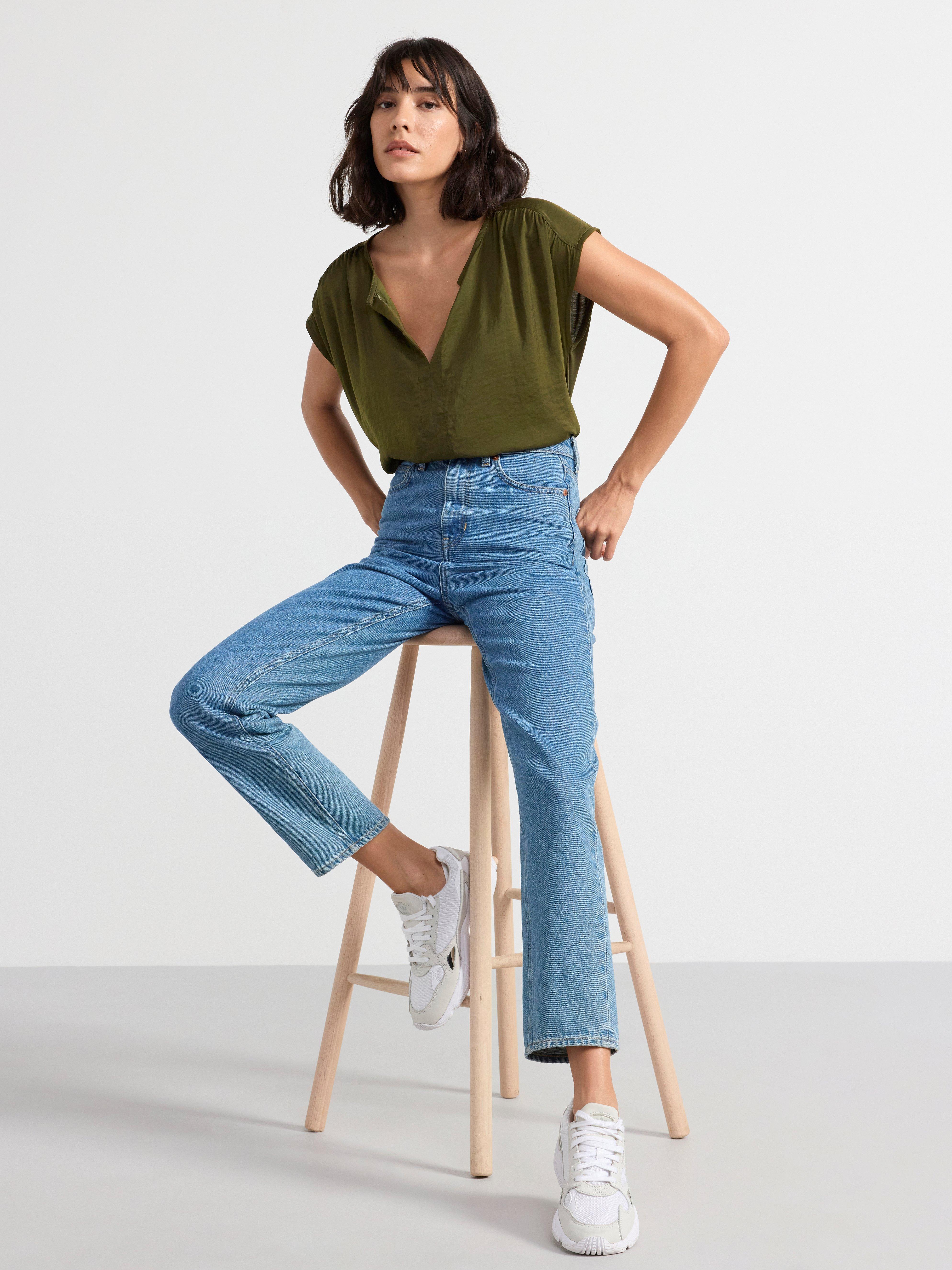 Top with v-neck Dusty Green