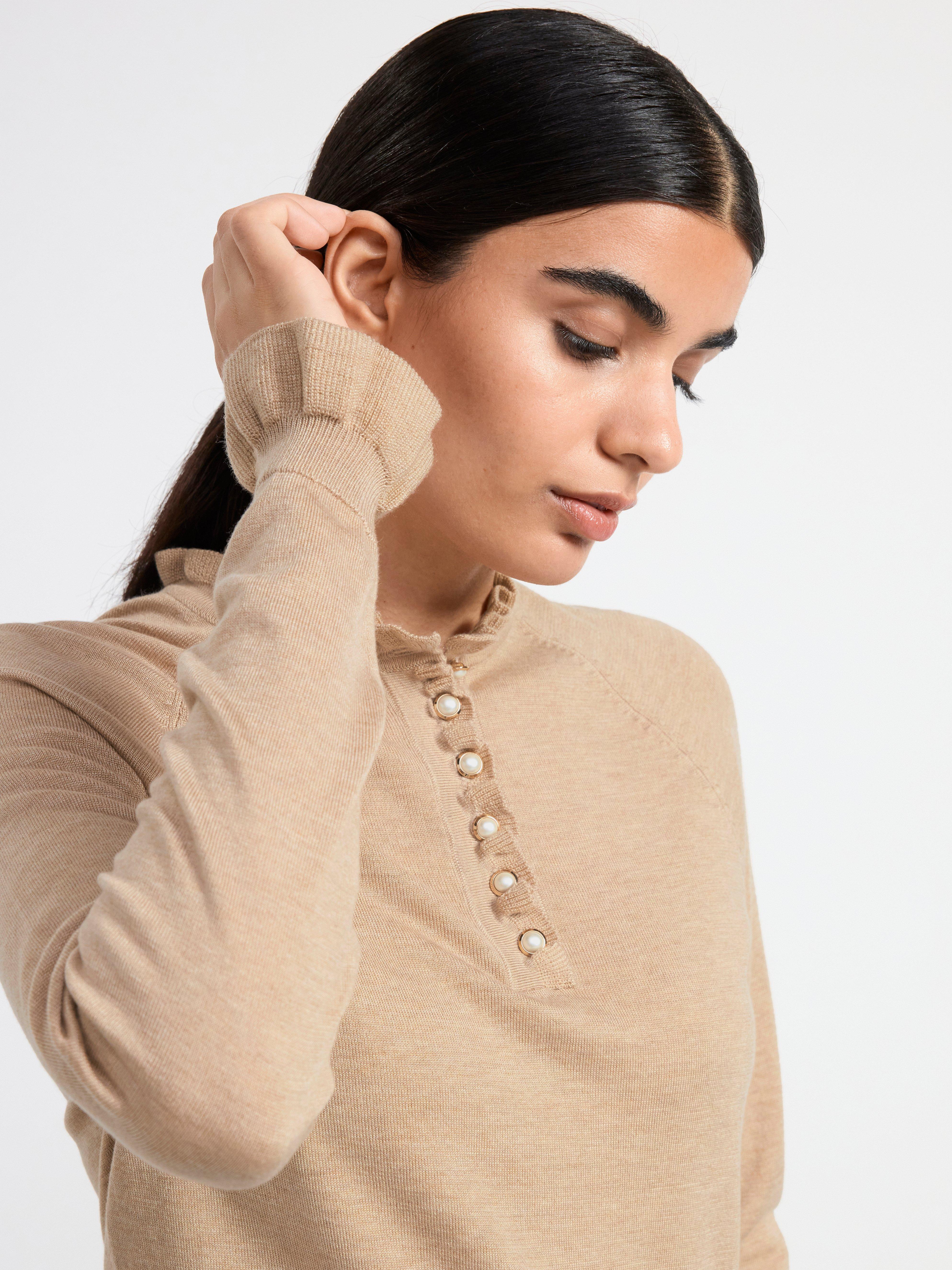 Fine-knit jumper with frill collar Beige