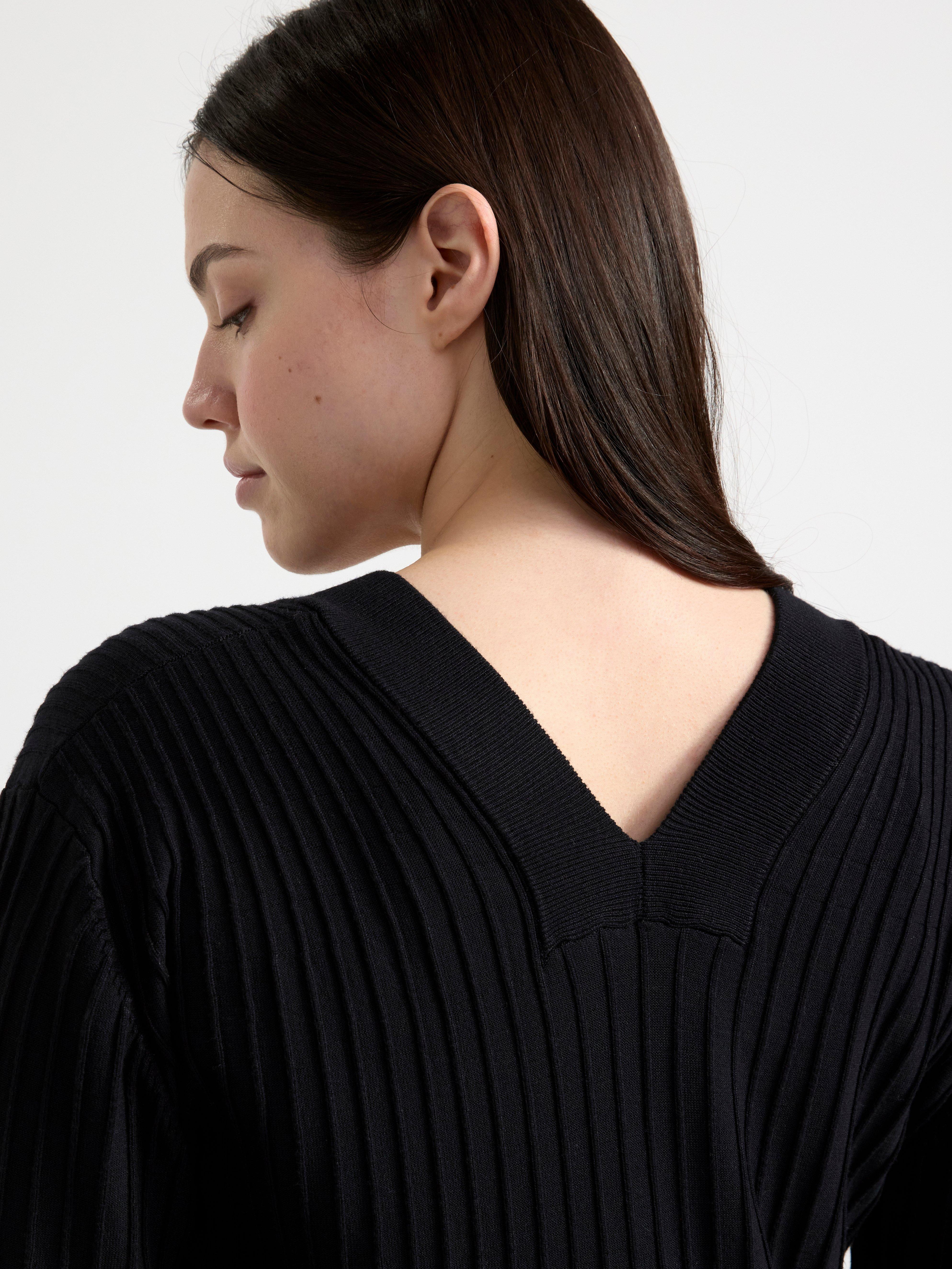 Maxi dress ribbed with long sleeves Black