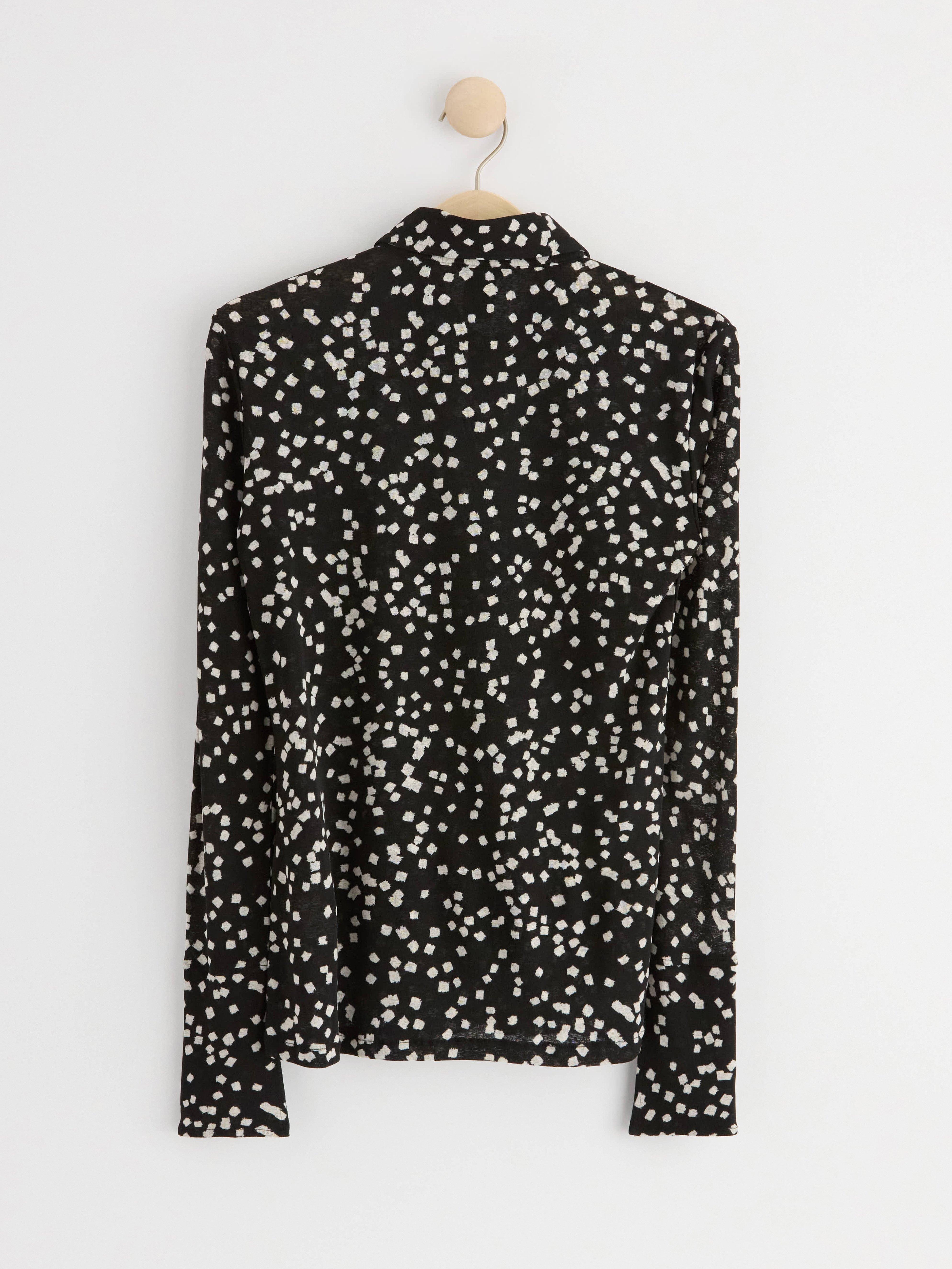 Ling sleeve top with collar Black