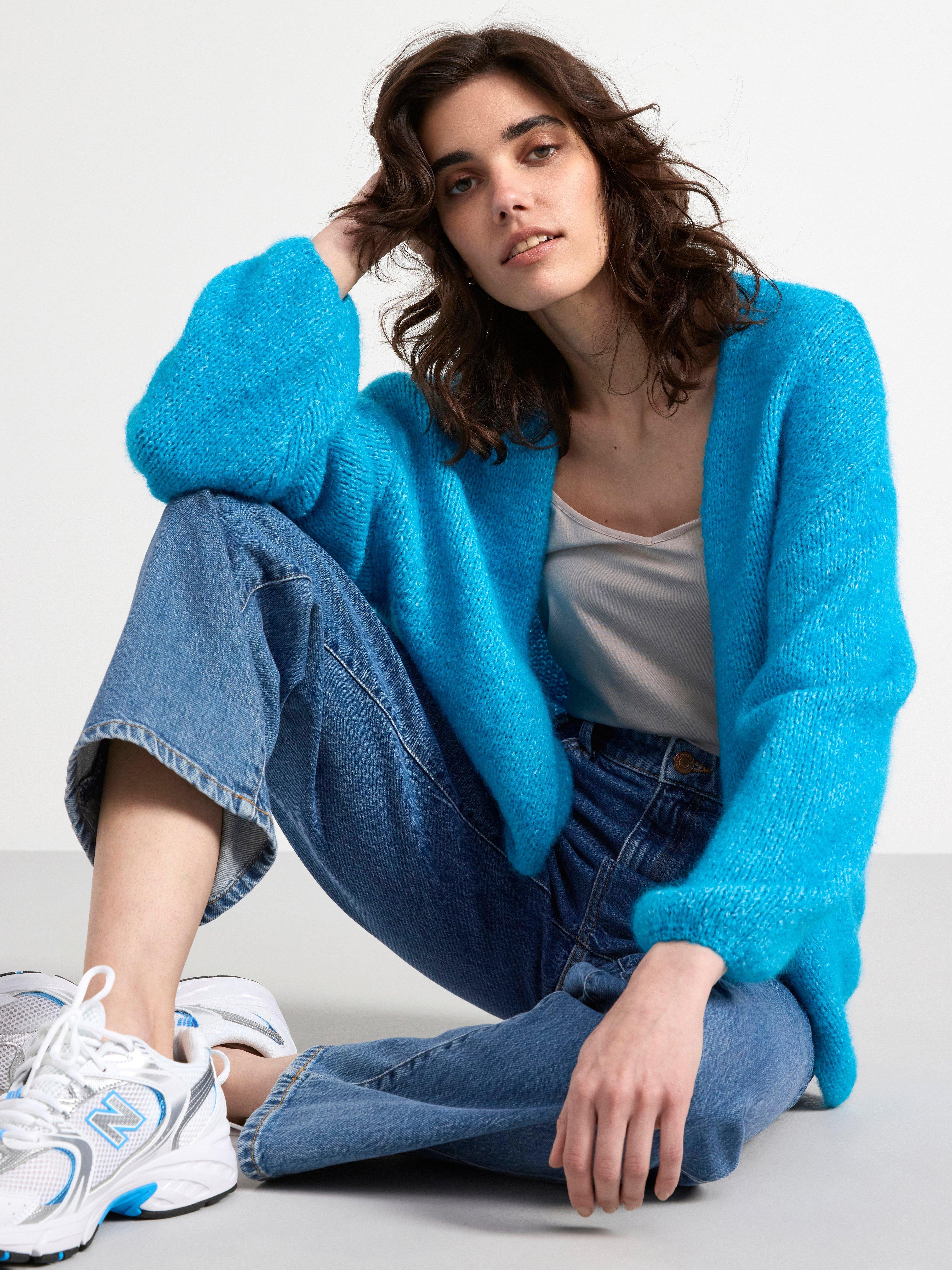 Knitted cardigan turqoise