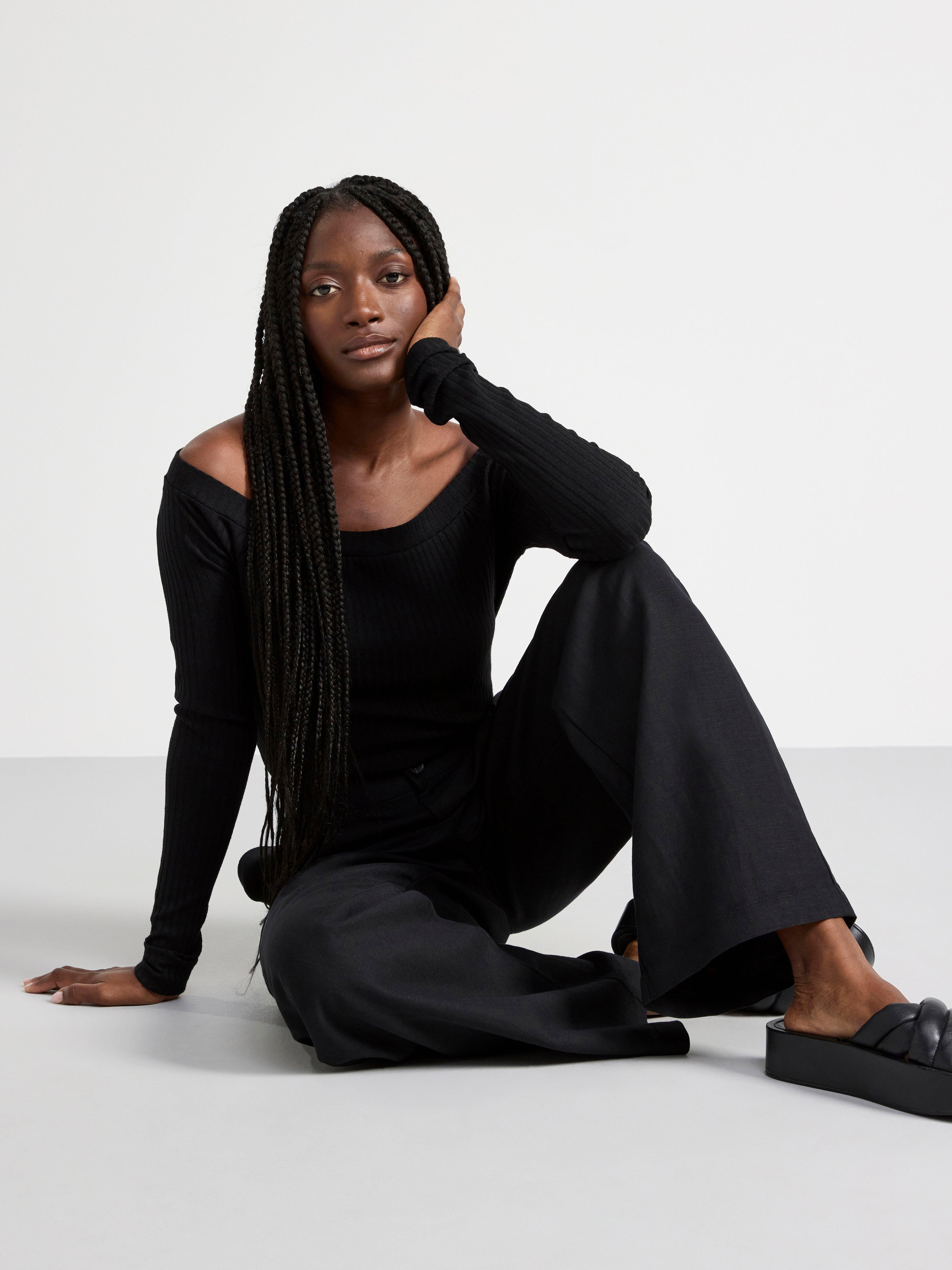 Fitted boat neck top Black