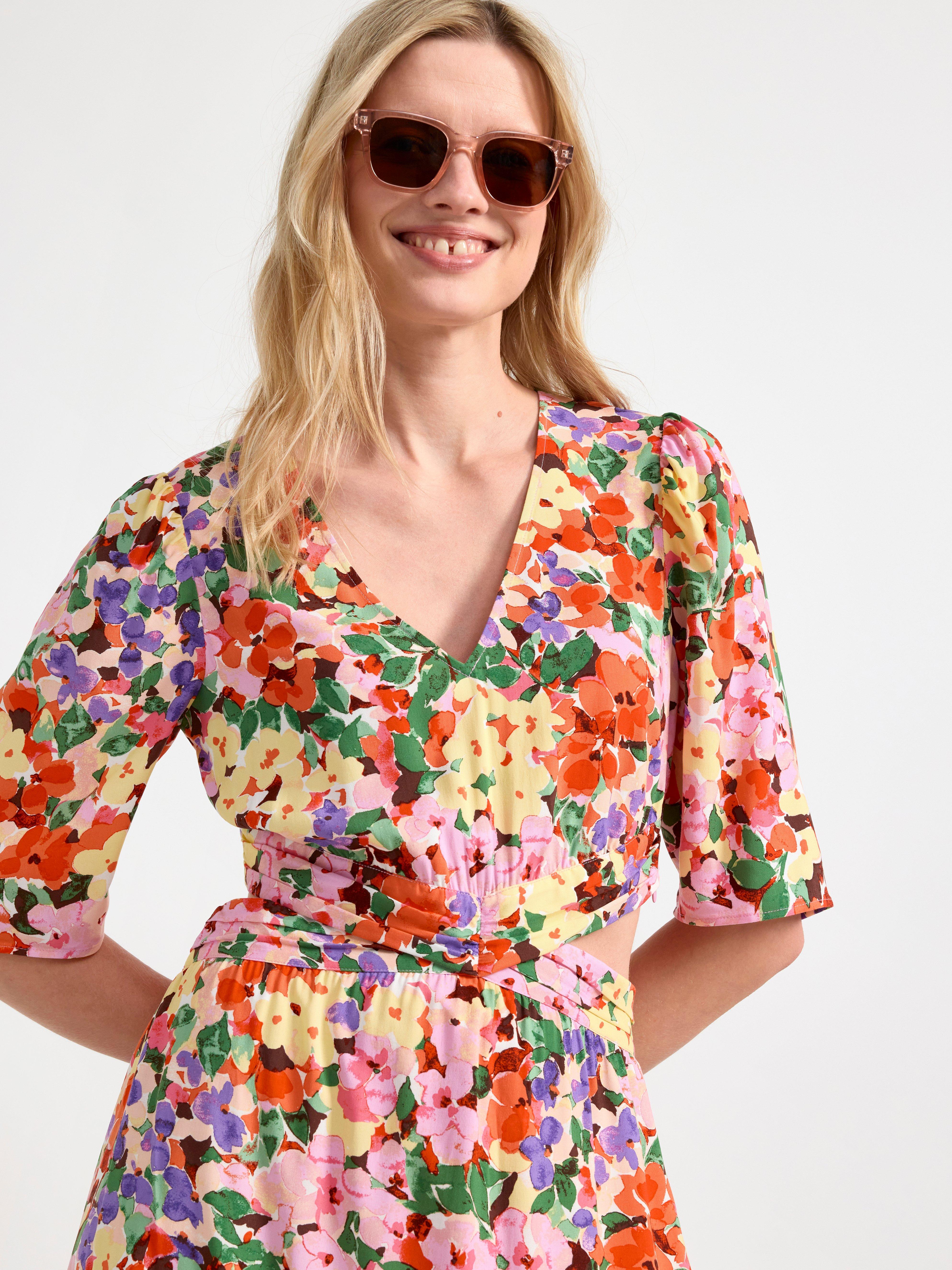 Short sleeve midi dress with cut outs pink