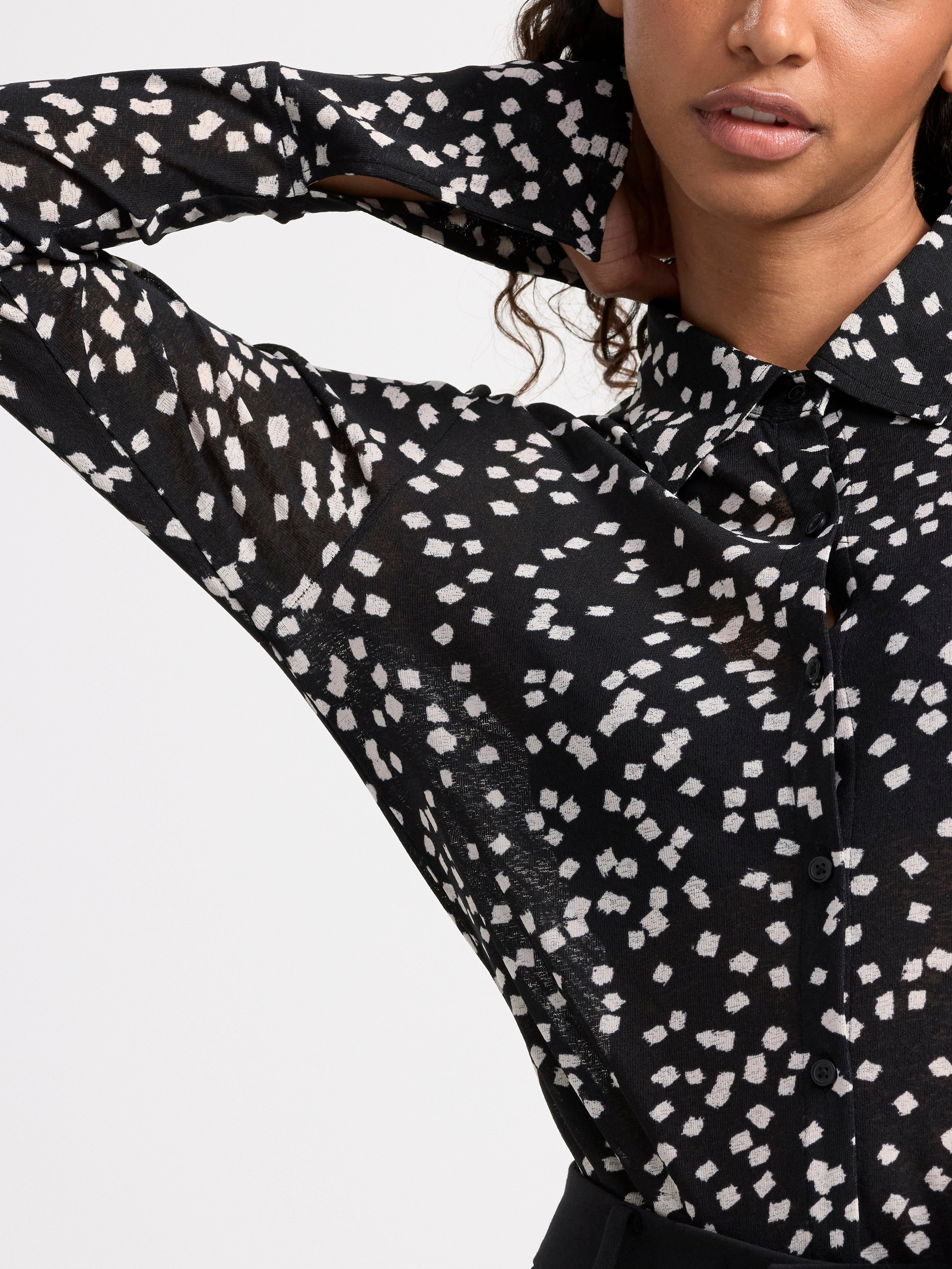 Ling sleeve top with collar Black