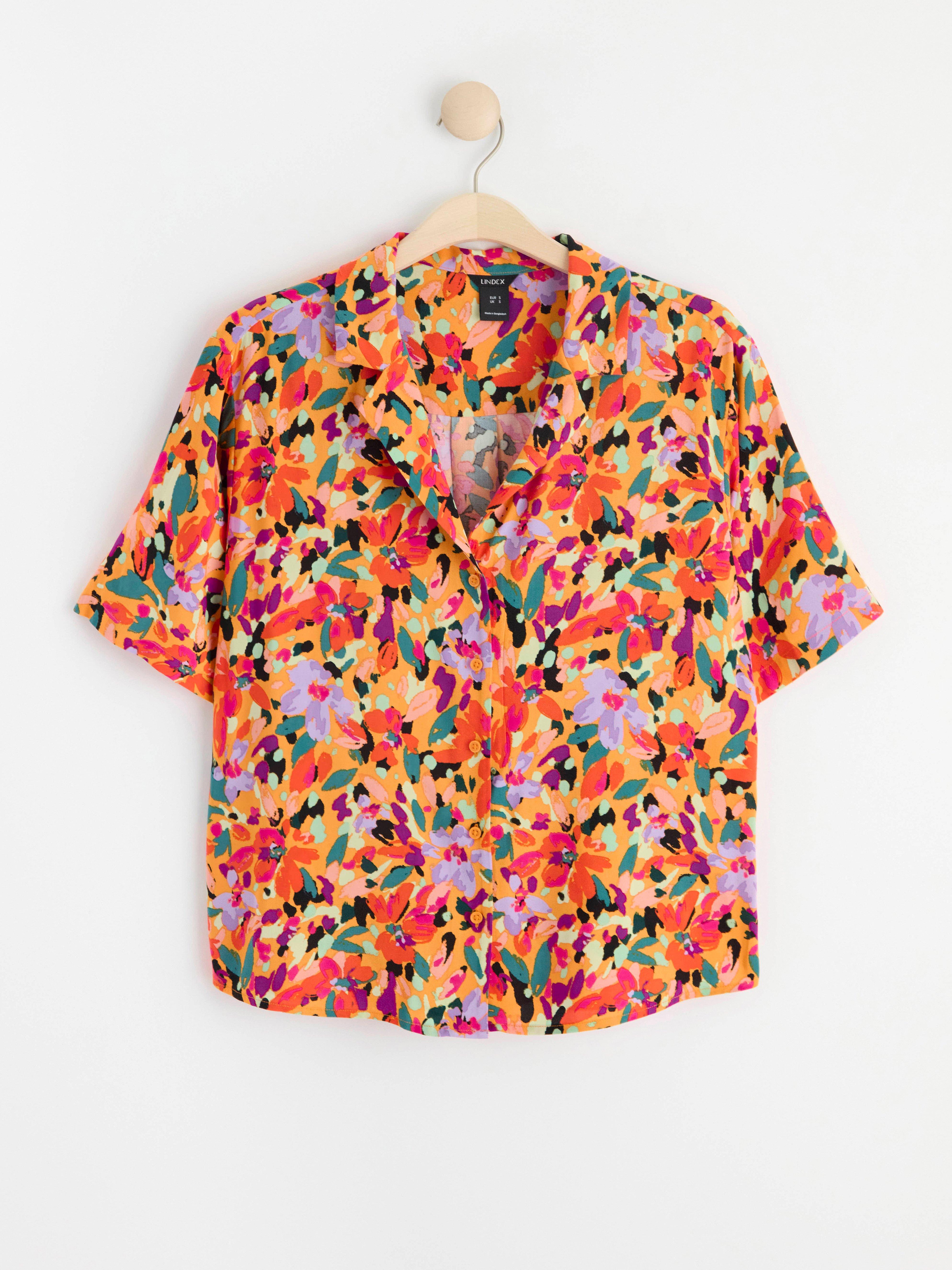 Short sleeved shirt orange