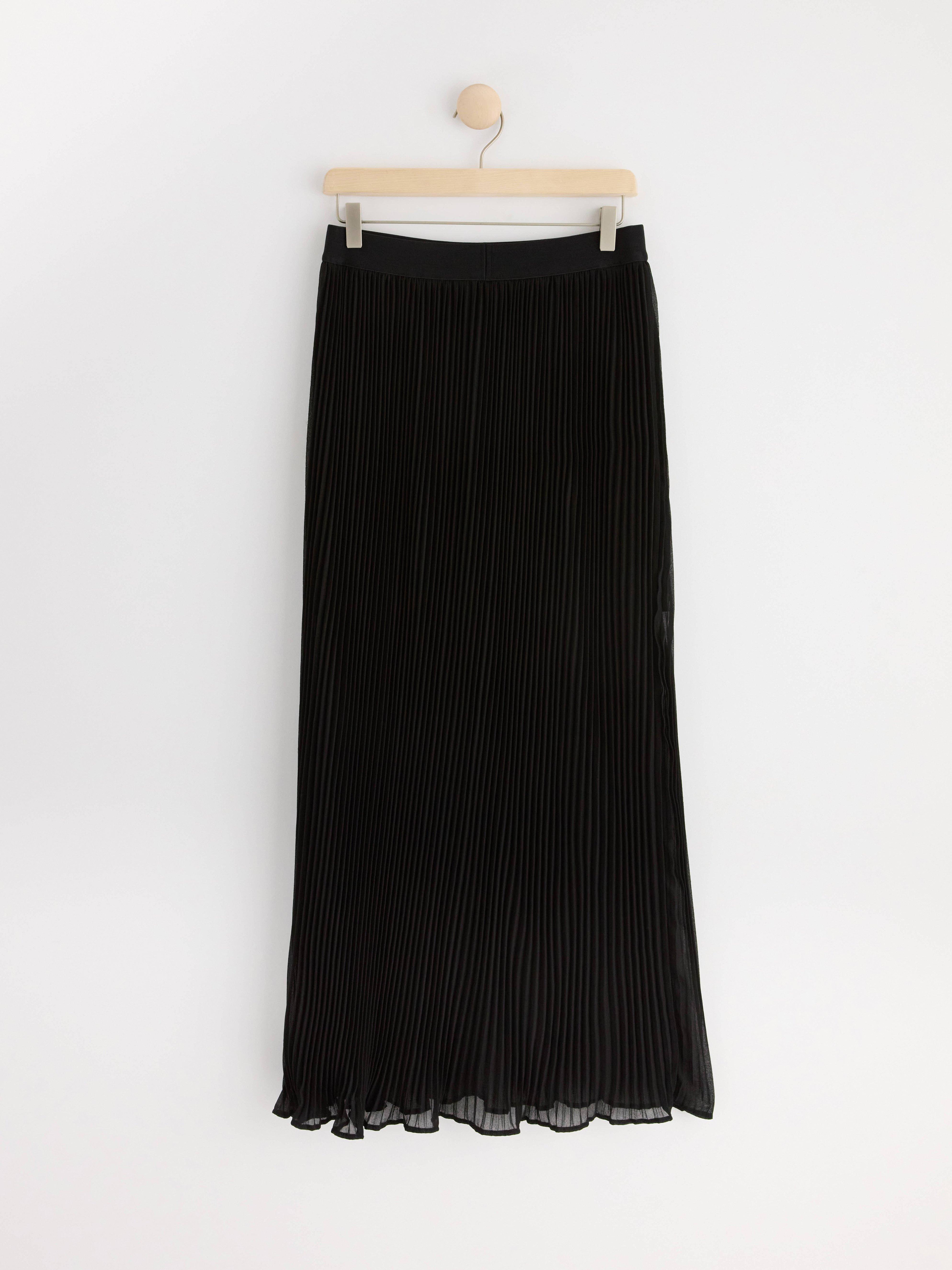 Pleated maxi skirt Black