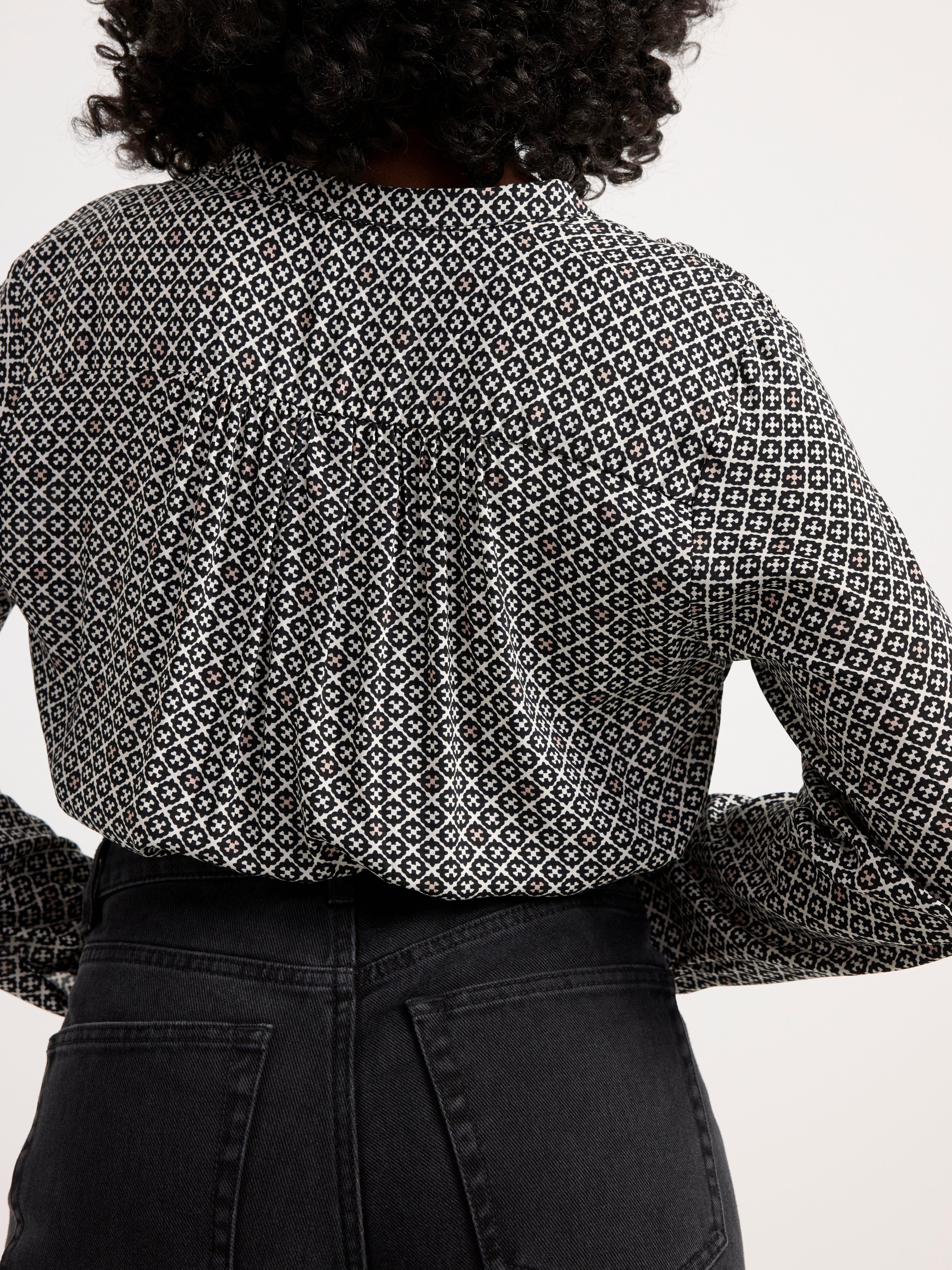 Blouse in viscose Black
