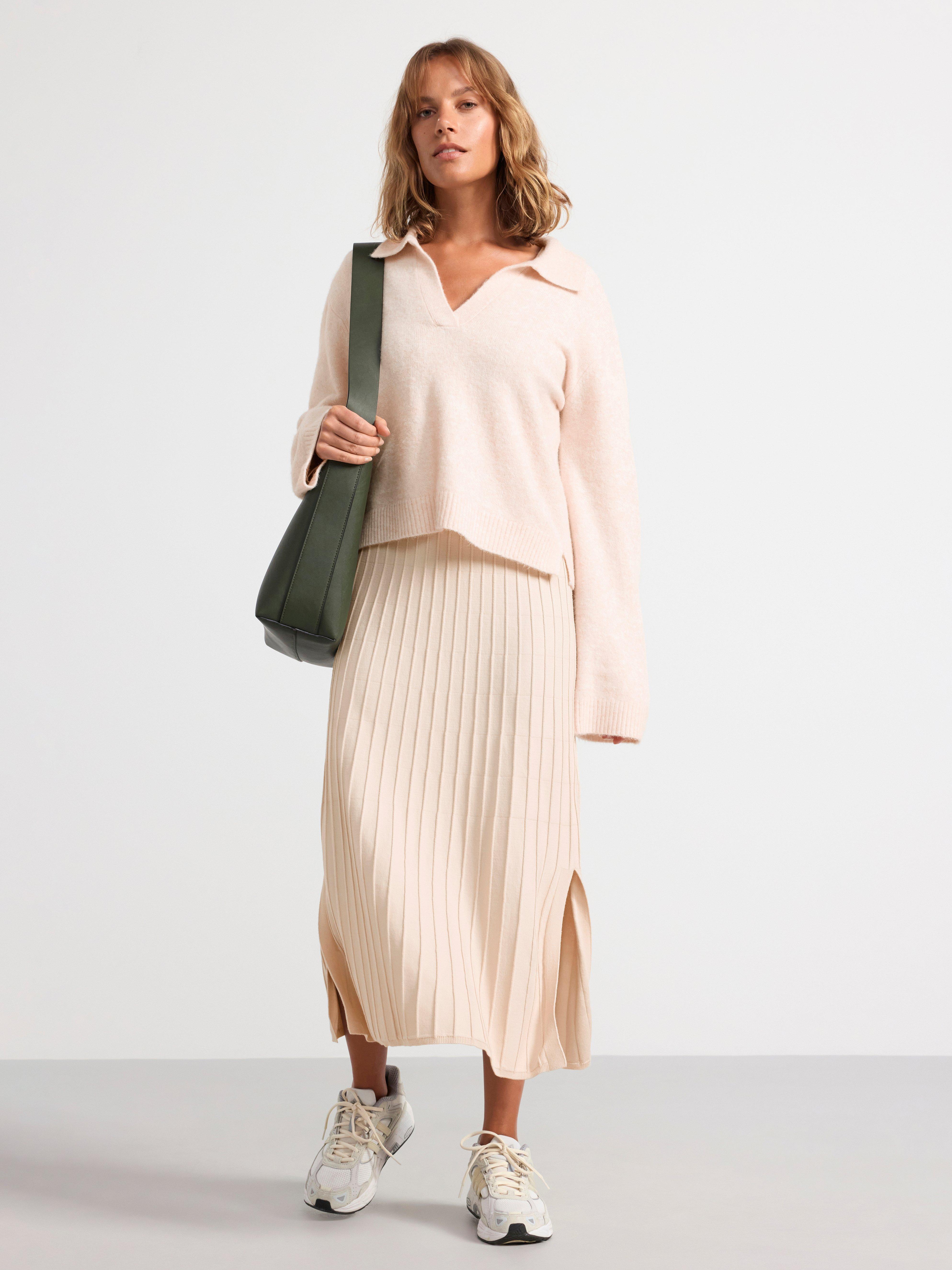 Knitted jumper with collar beige