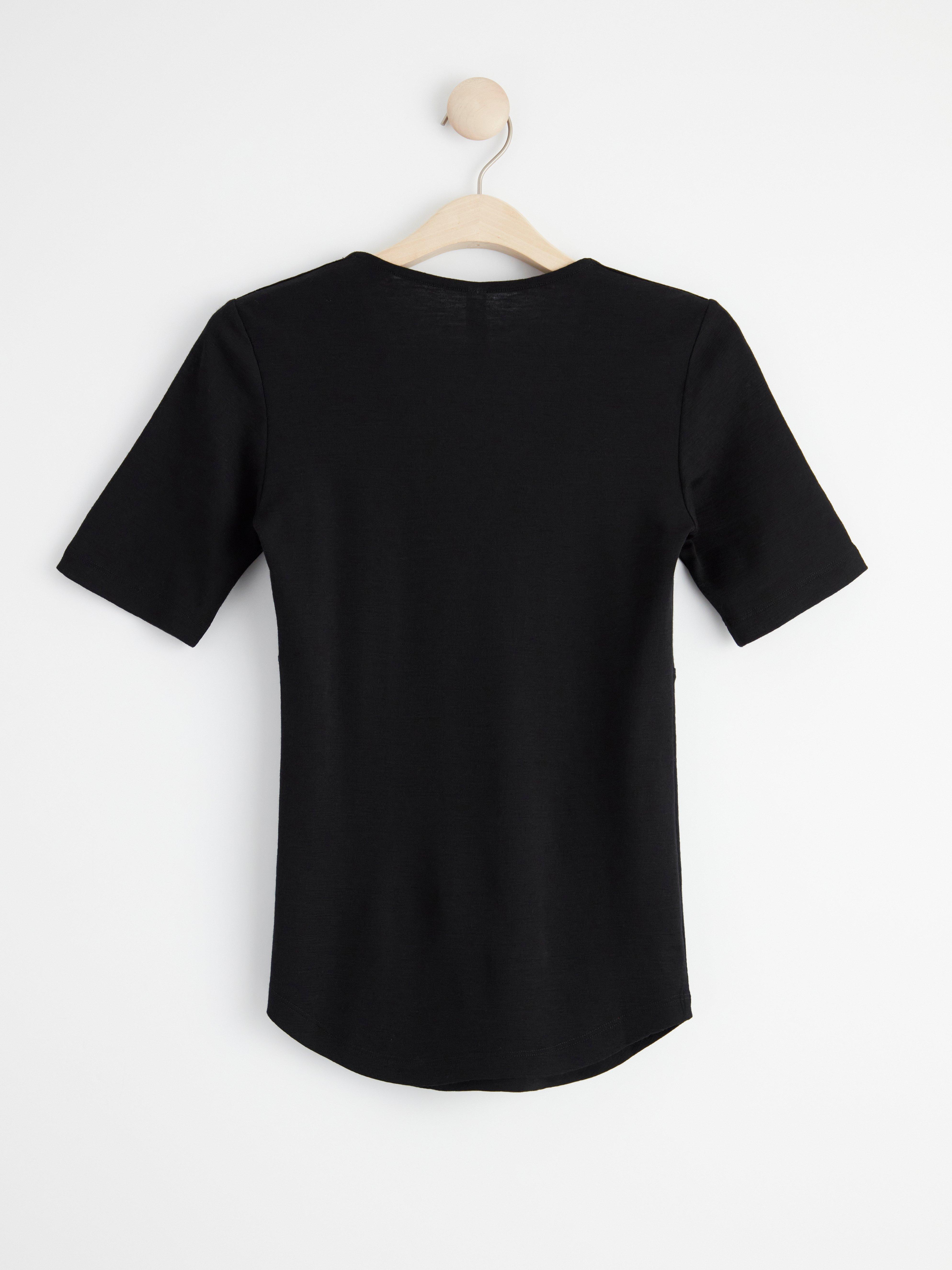 MOM Merino wool nursing top Black