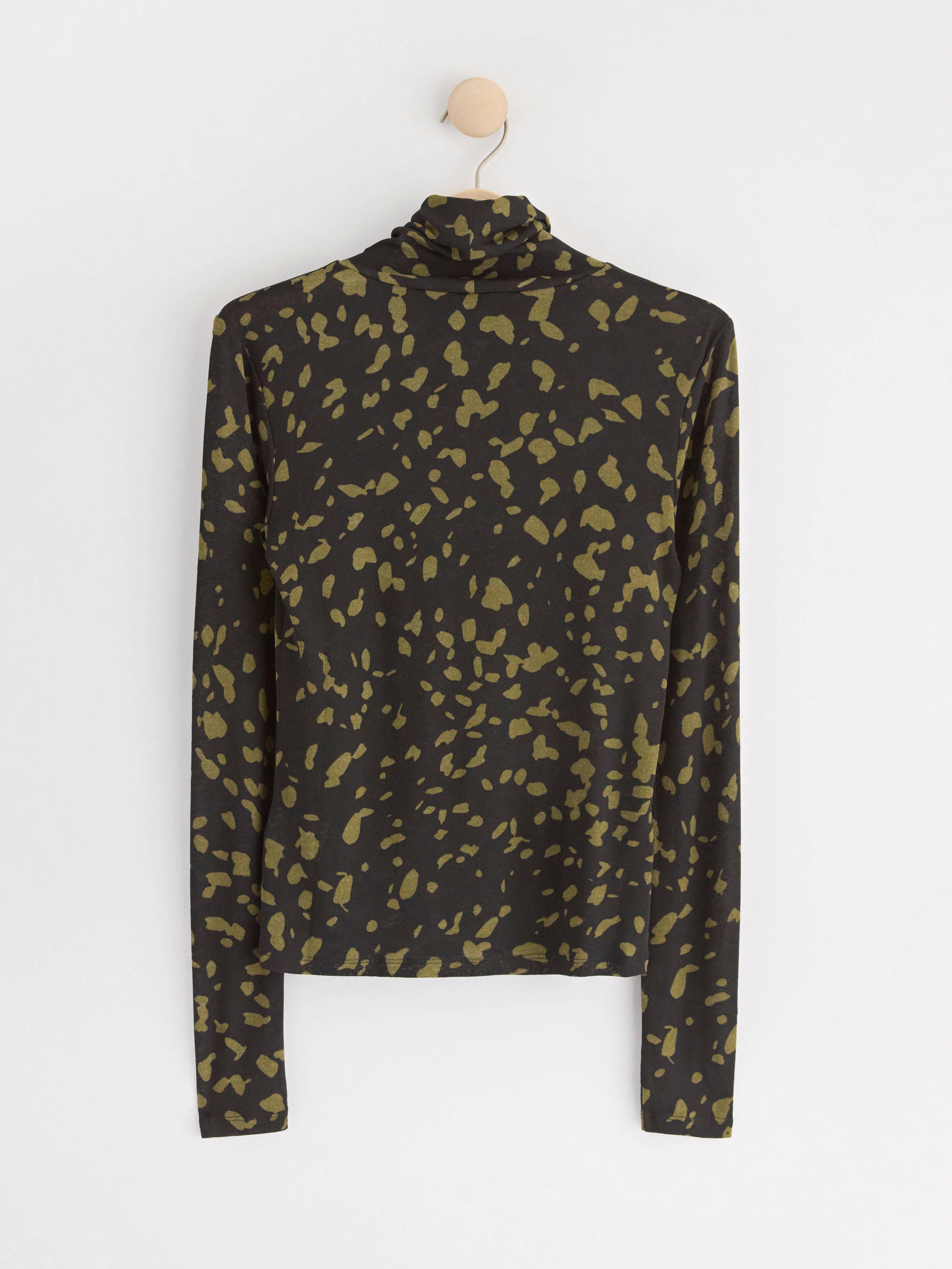 Turtle neck top Black