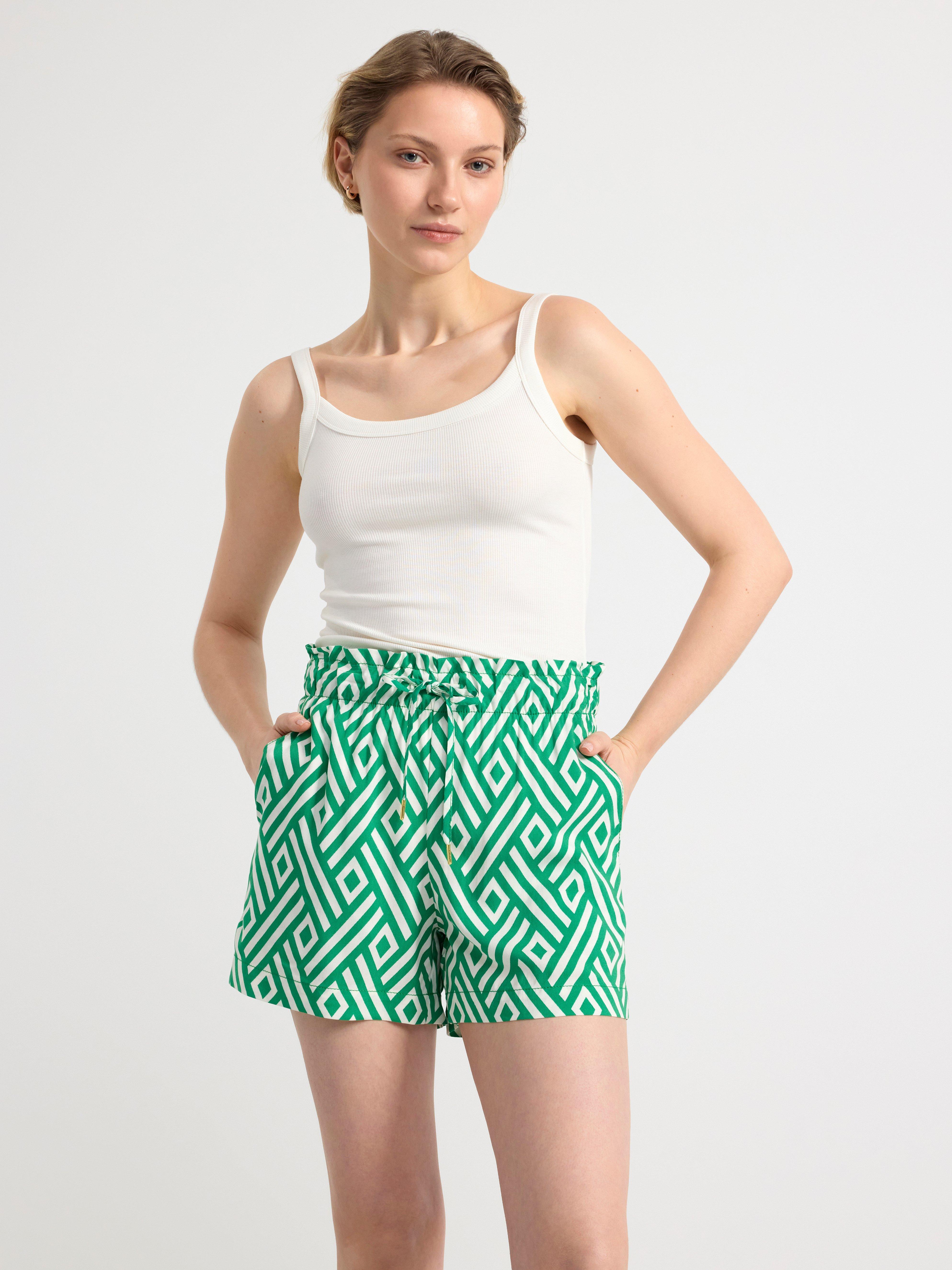 Patterned viscose shorts Green