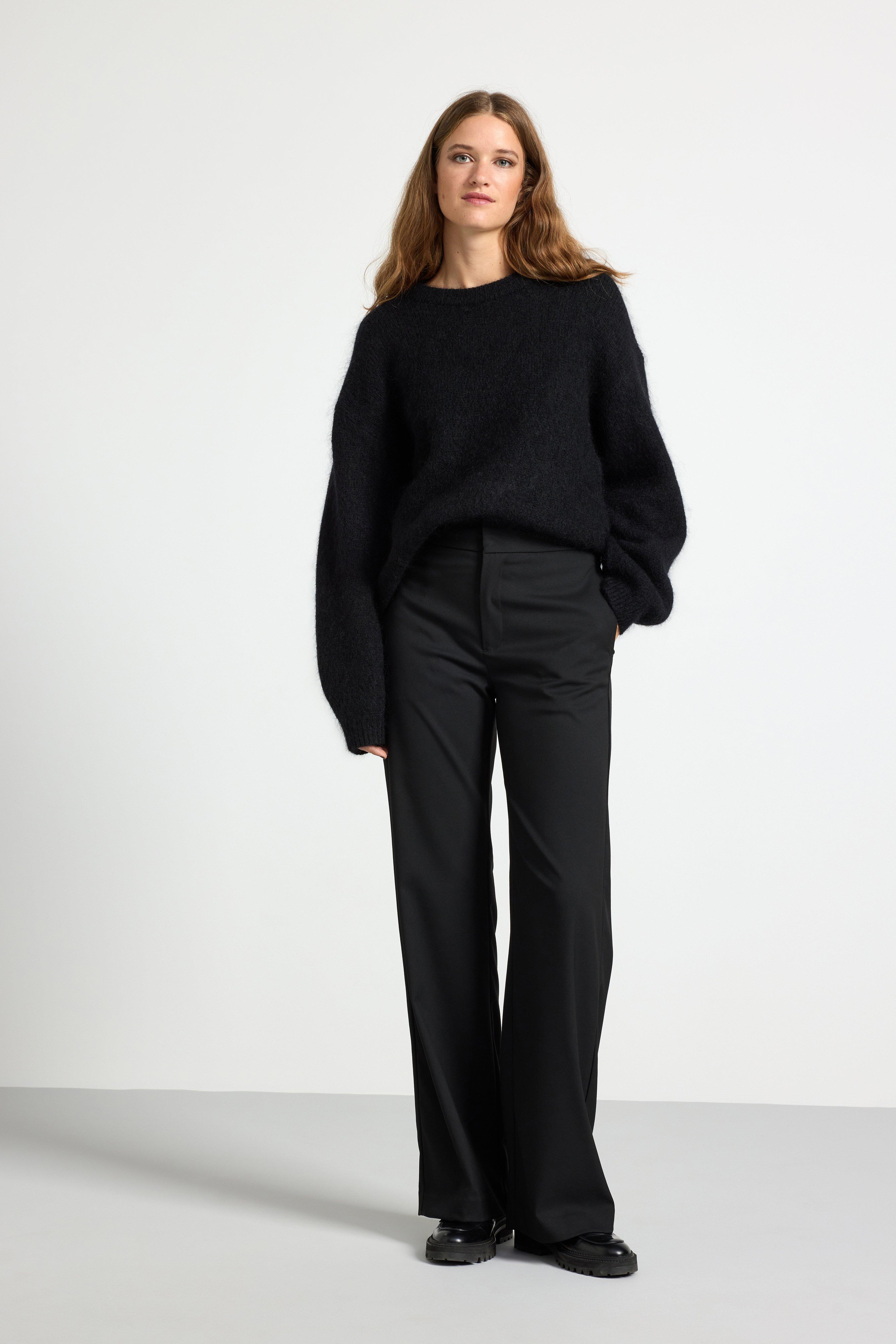 LYKKE Wide trousers with extra long legs Black