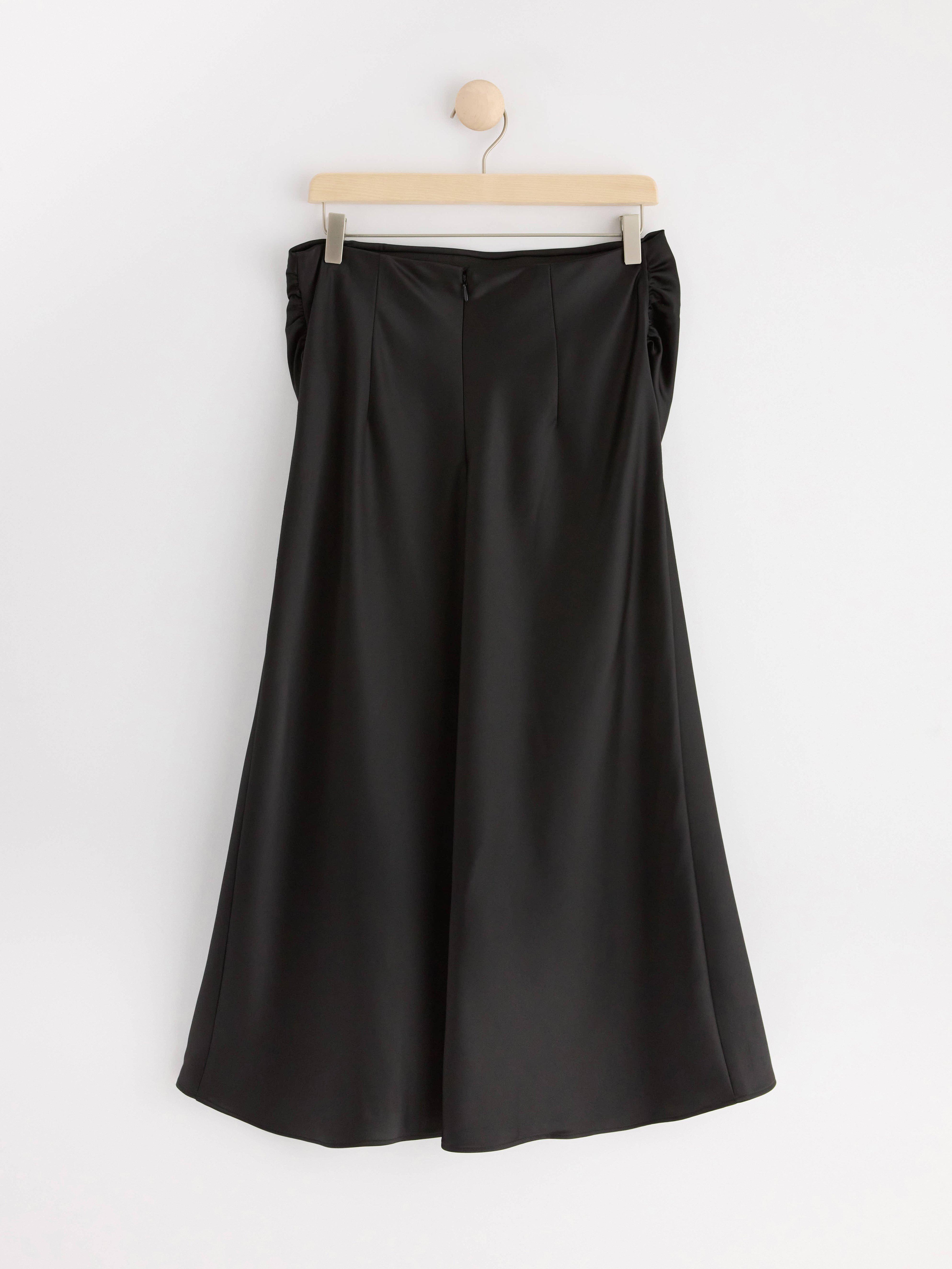 MOM Midi skirt Black