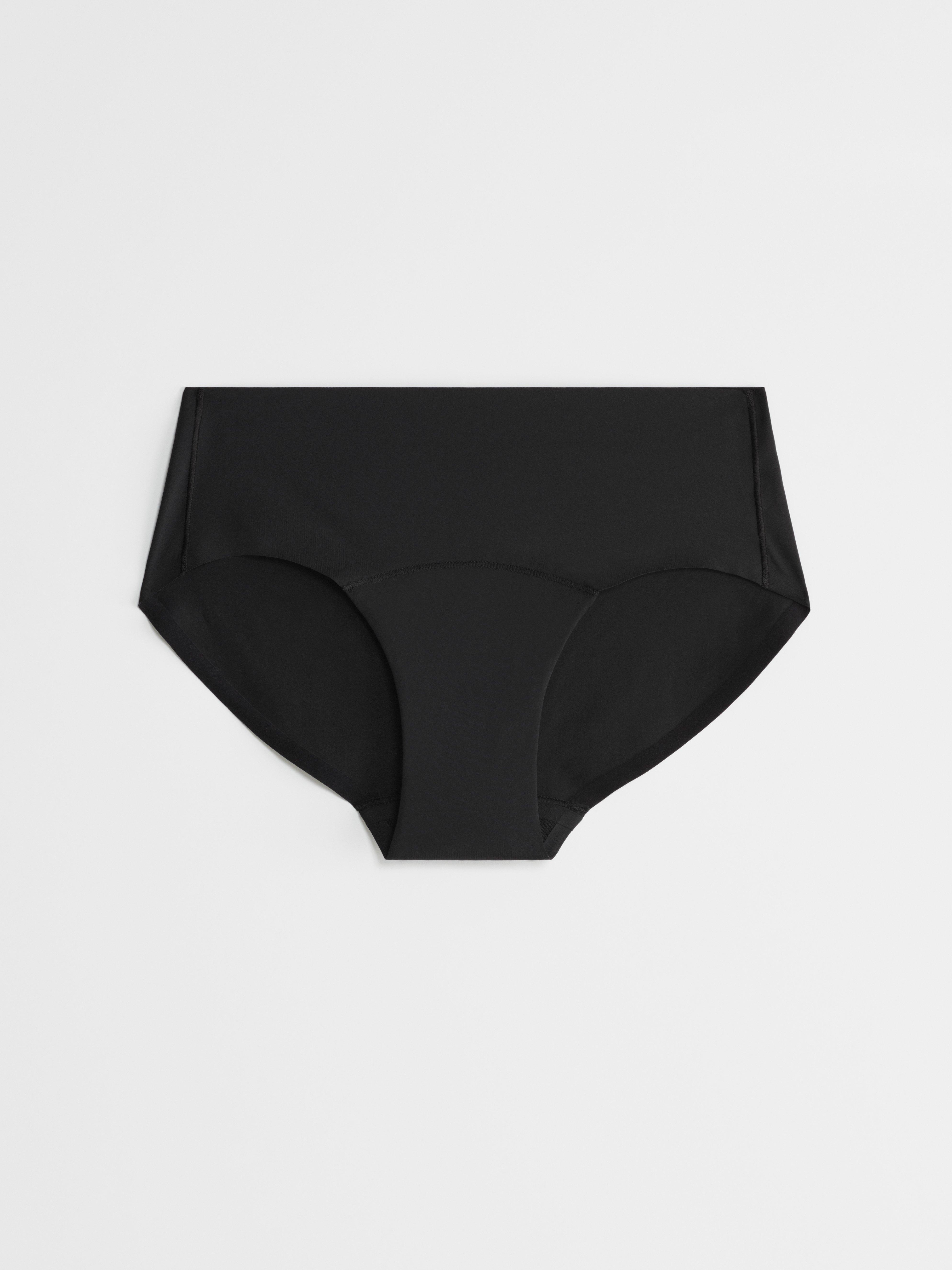Engineered Hiphugger Period Proof – Period Panty Medium Absorbency Black
