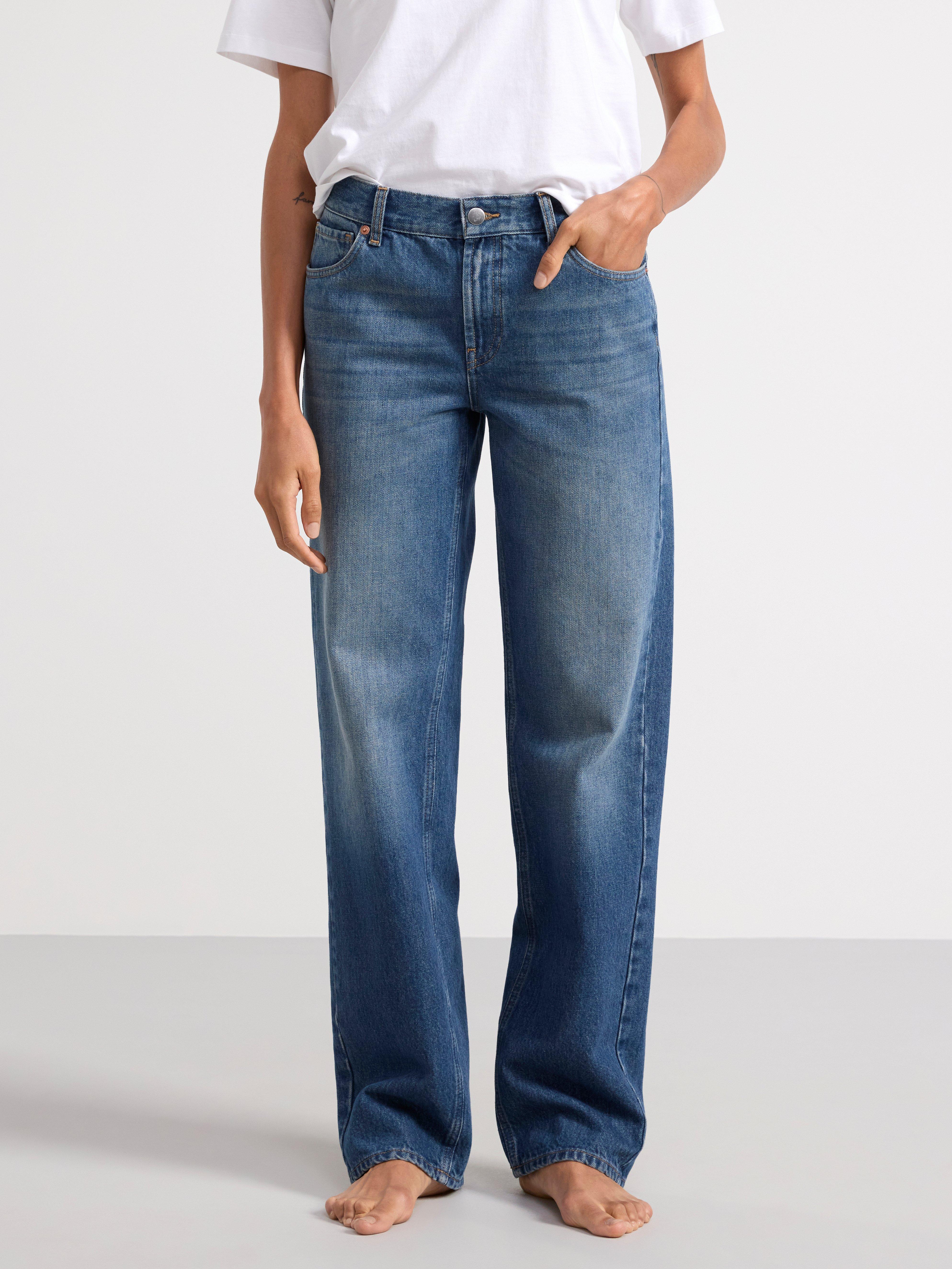 SIA Straight regular waist jeans with extra long legs Dark denim