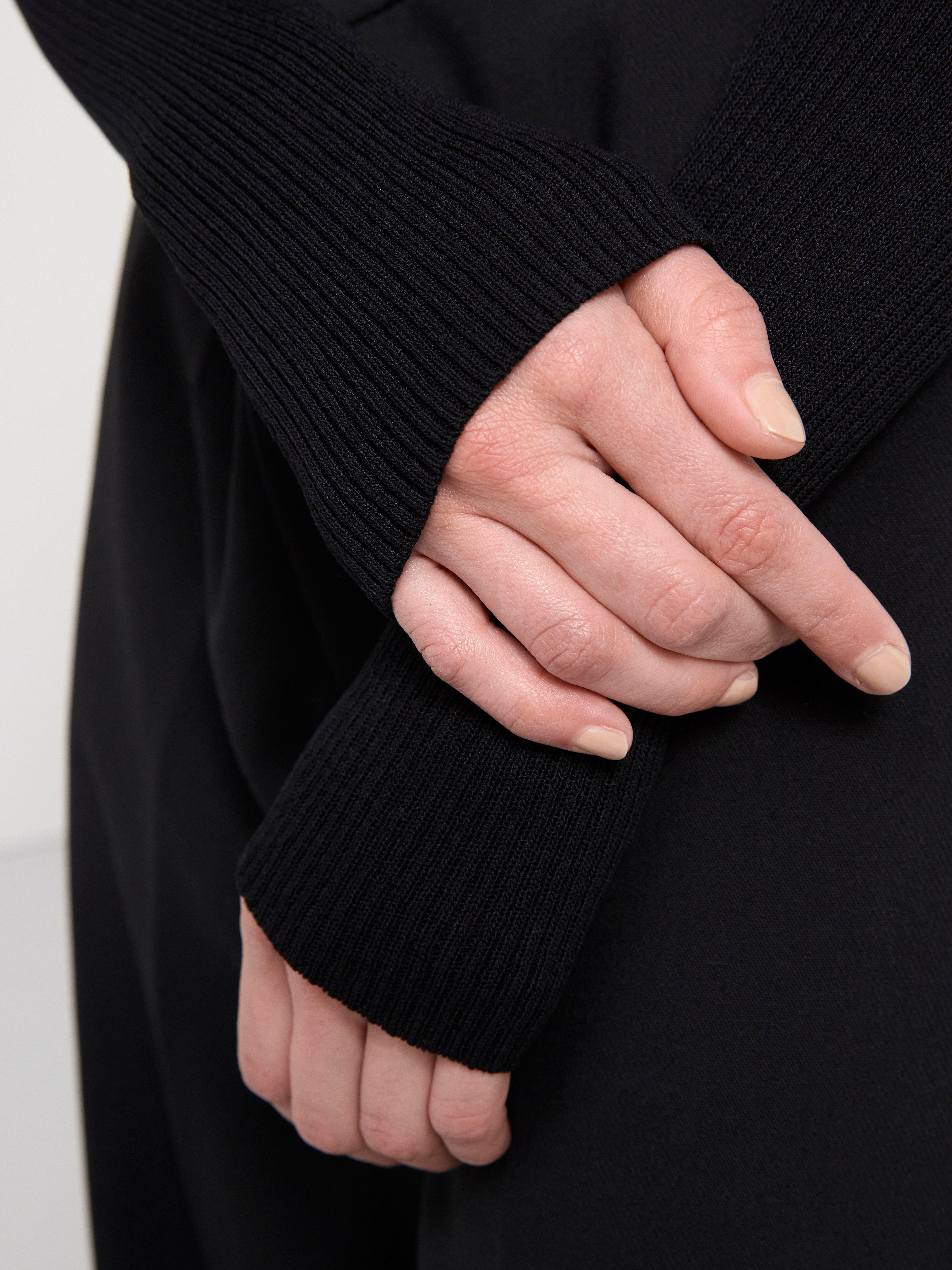 Collared fitted cardigan Black