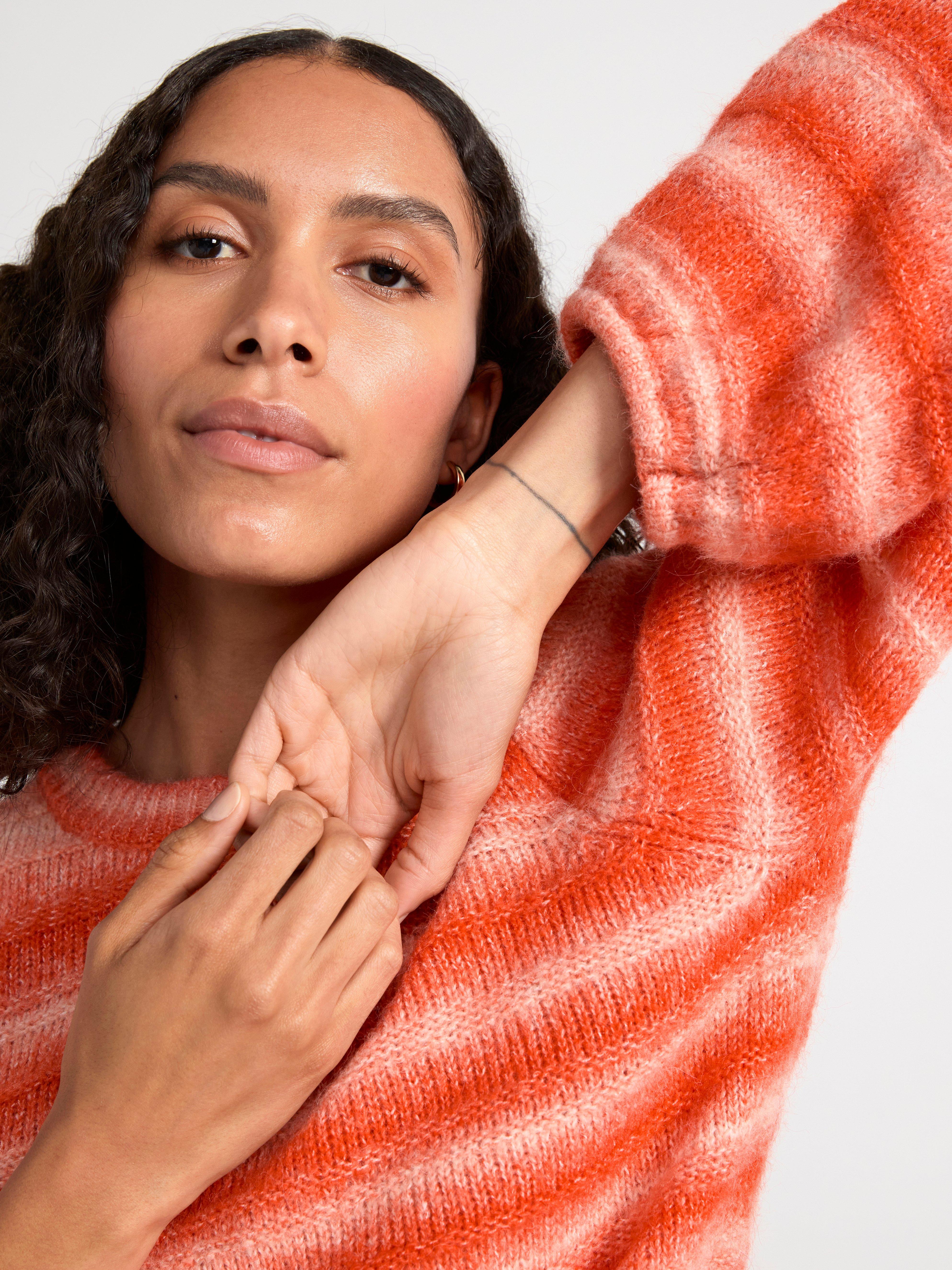 Striped knitted jumper orange