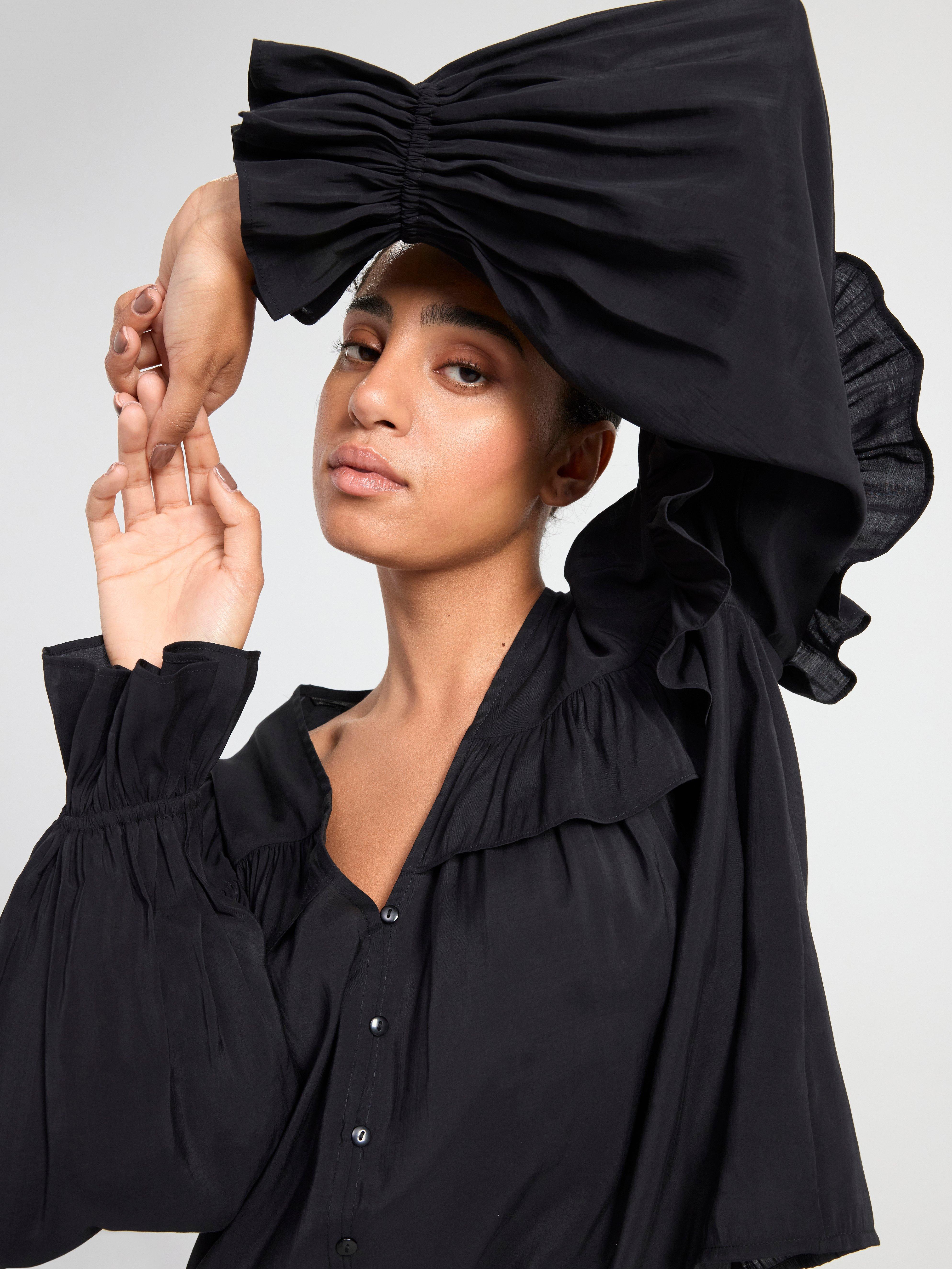 Long sleeve frill blouse Black