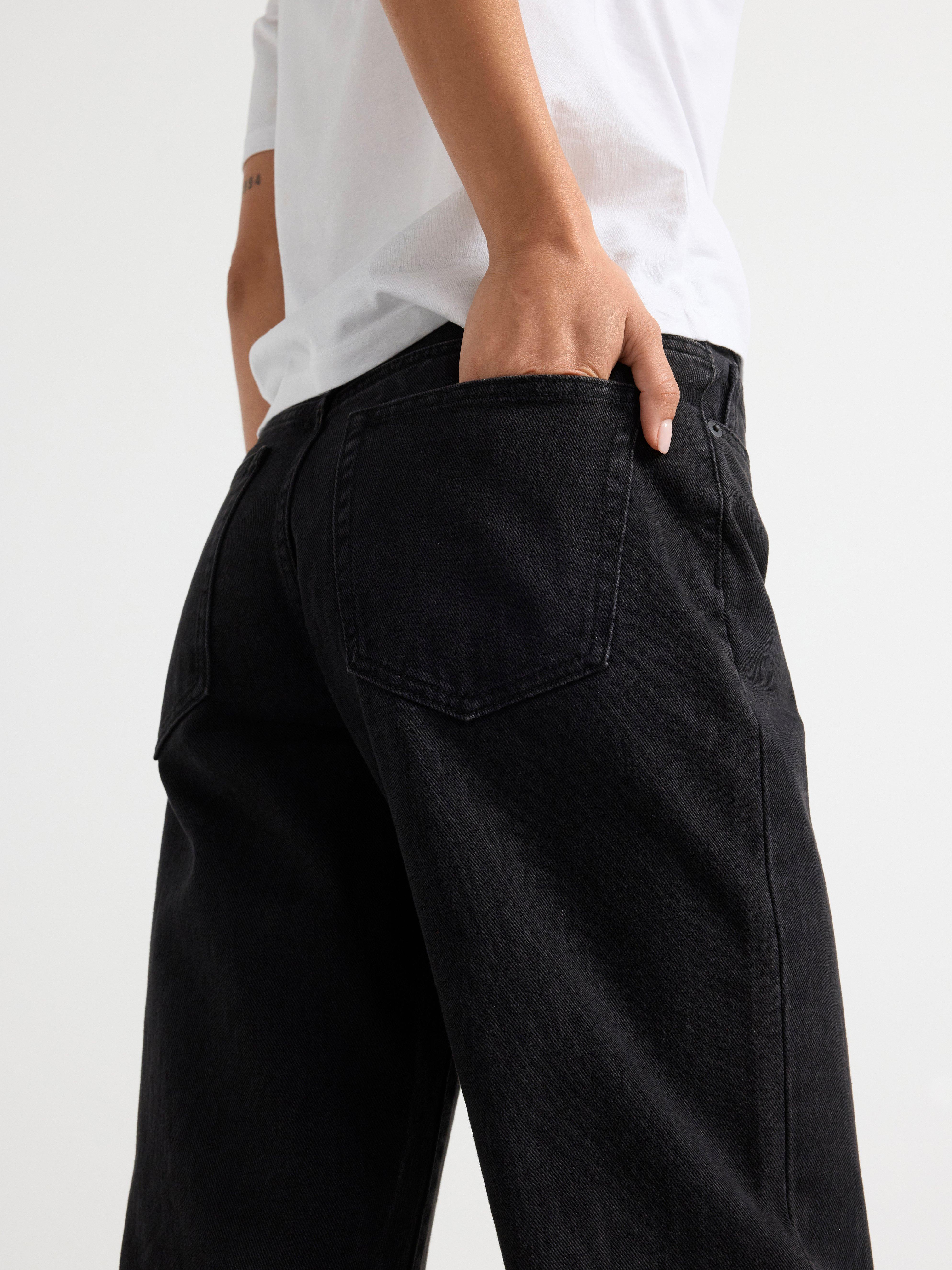 SIA Cropped straight regular waist jeans Black
