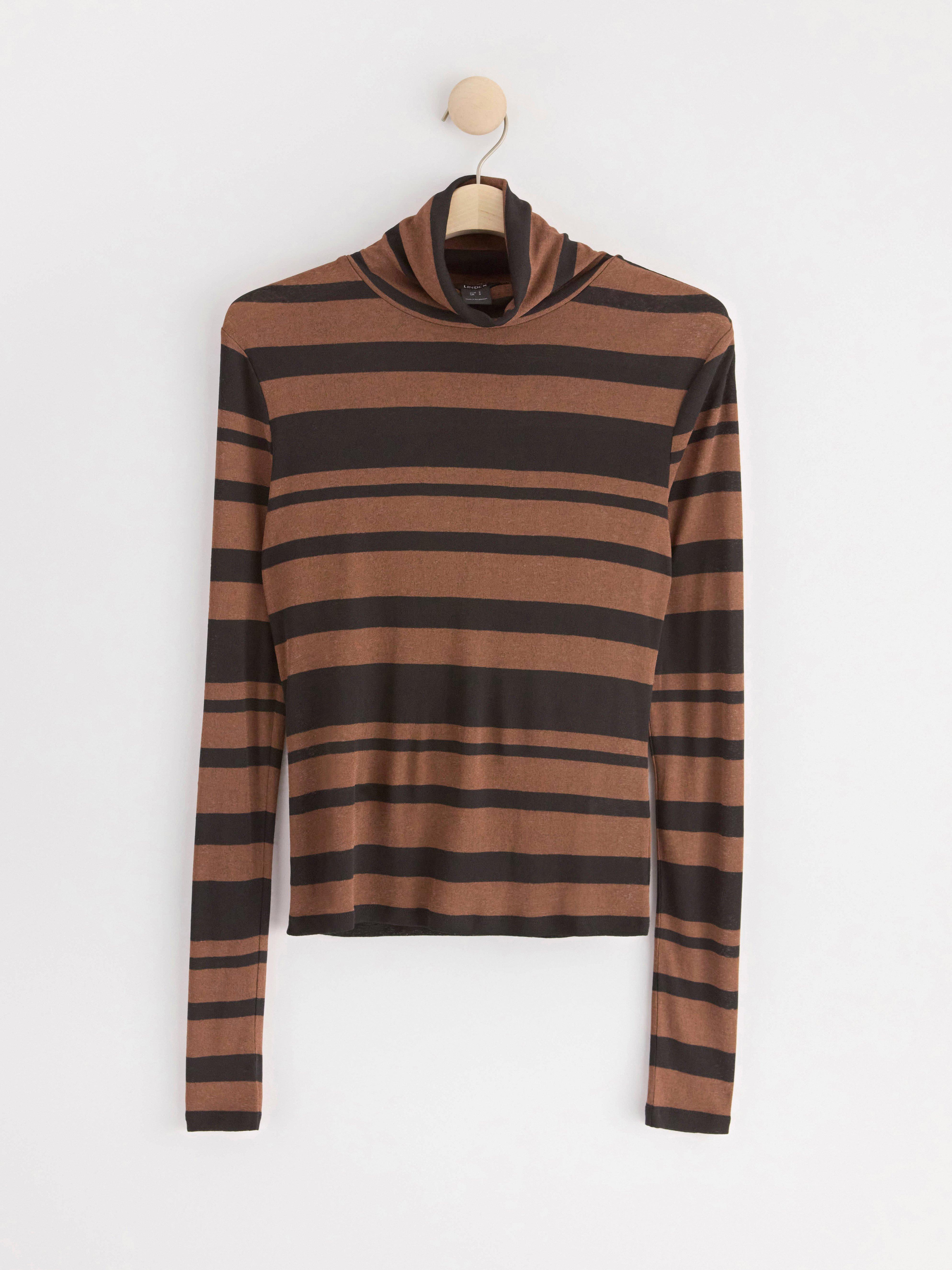 Turtle neck top Dark brown