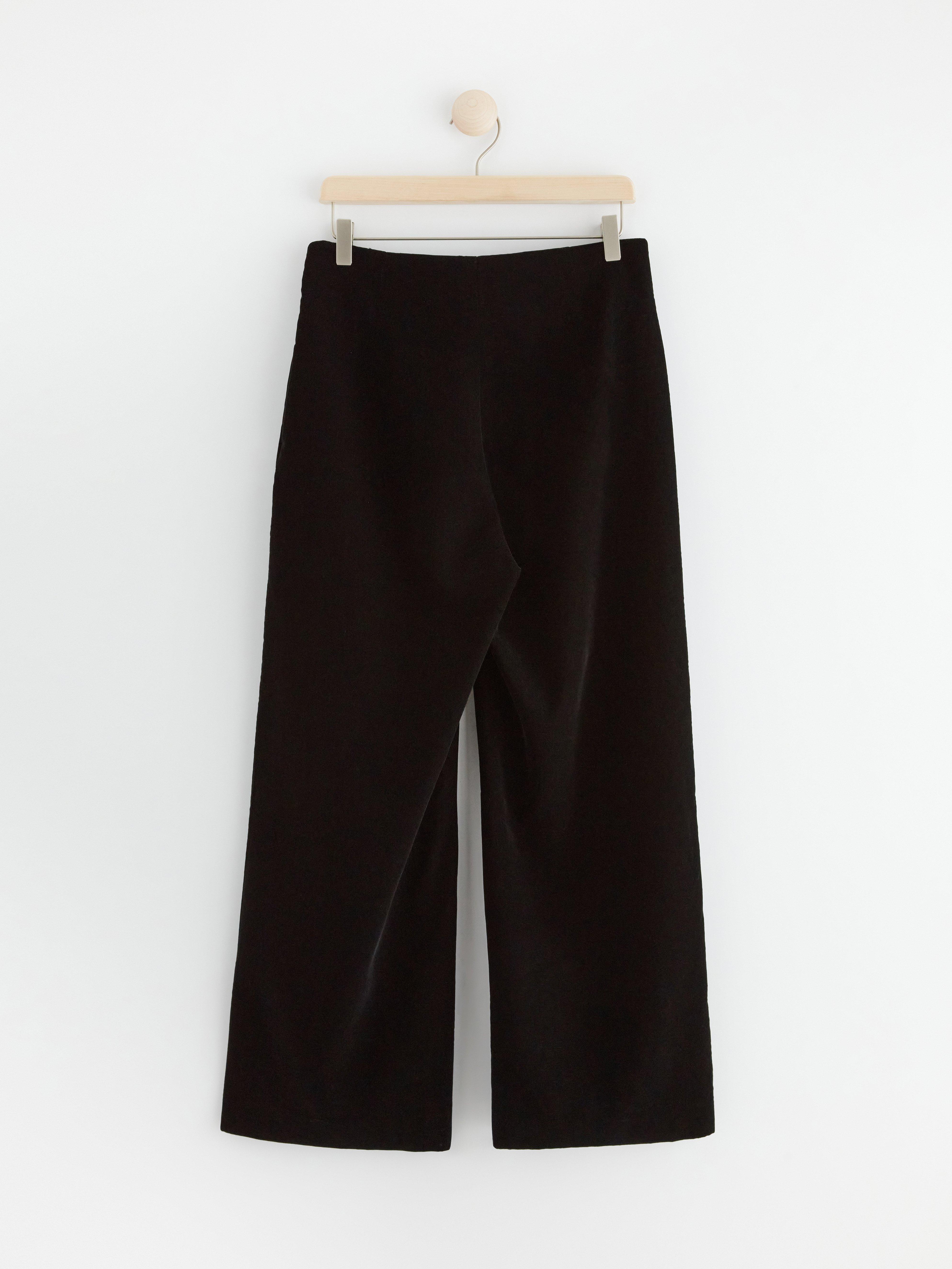 LYKKE Wide high waist cropped velvet trousers Black