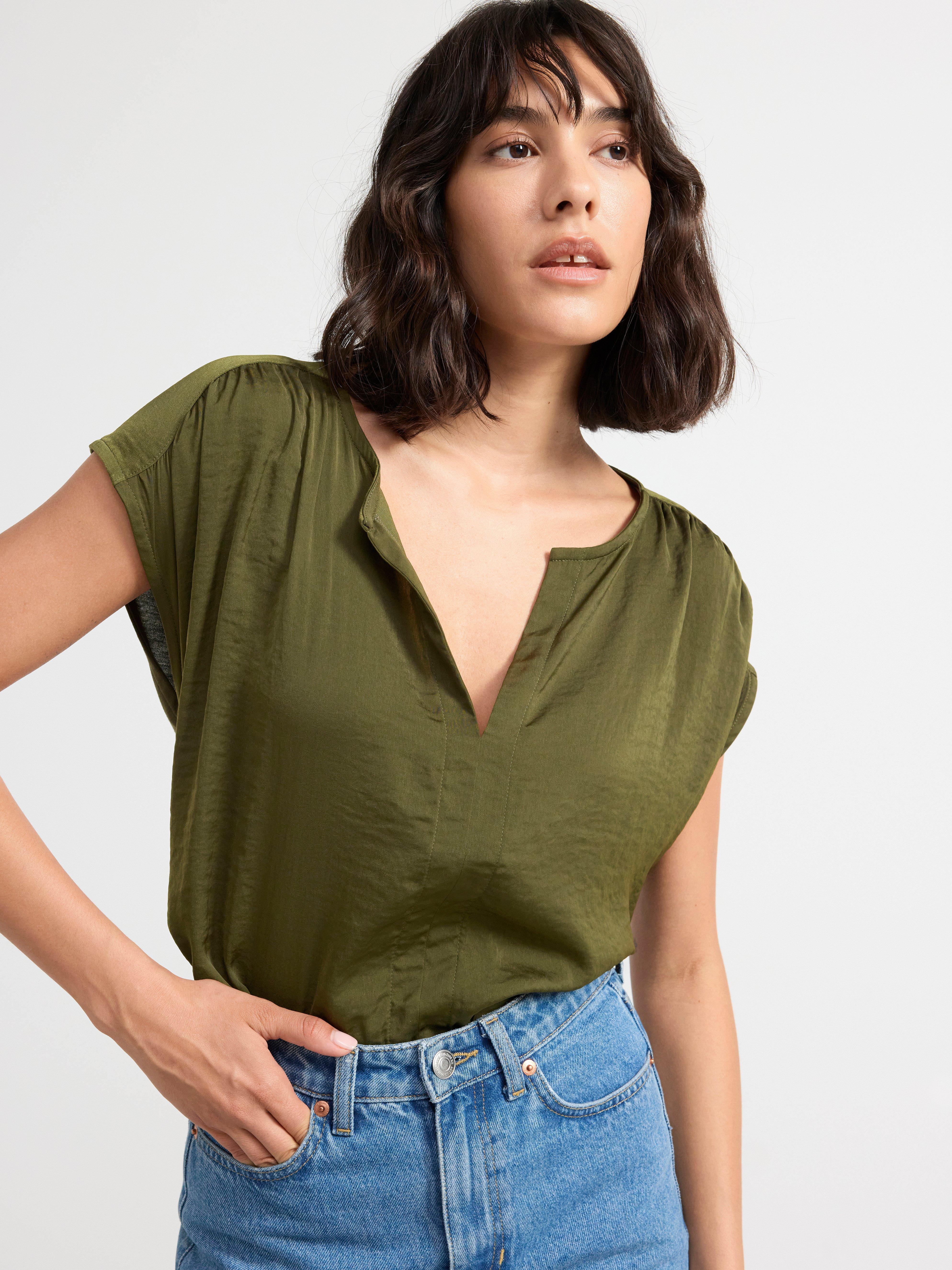 Top with v-neck Dusty Green