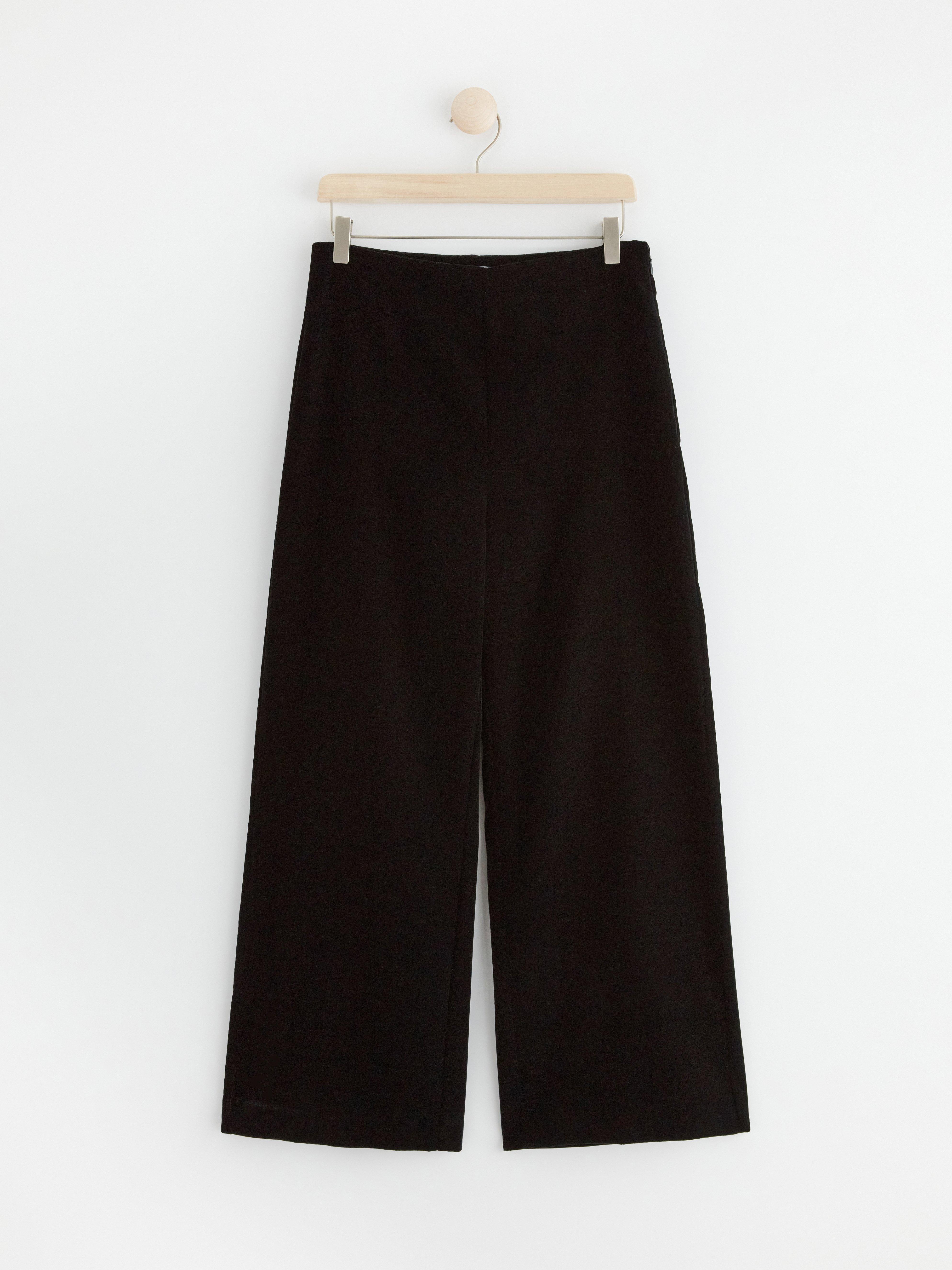 LYKKE Wide high waist cropped velvet trousers Black
