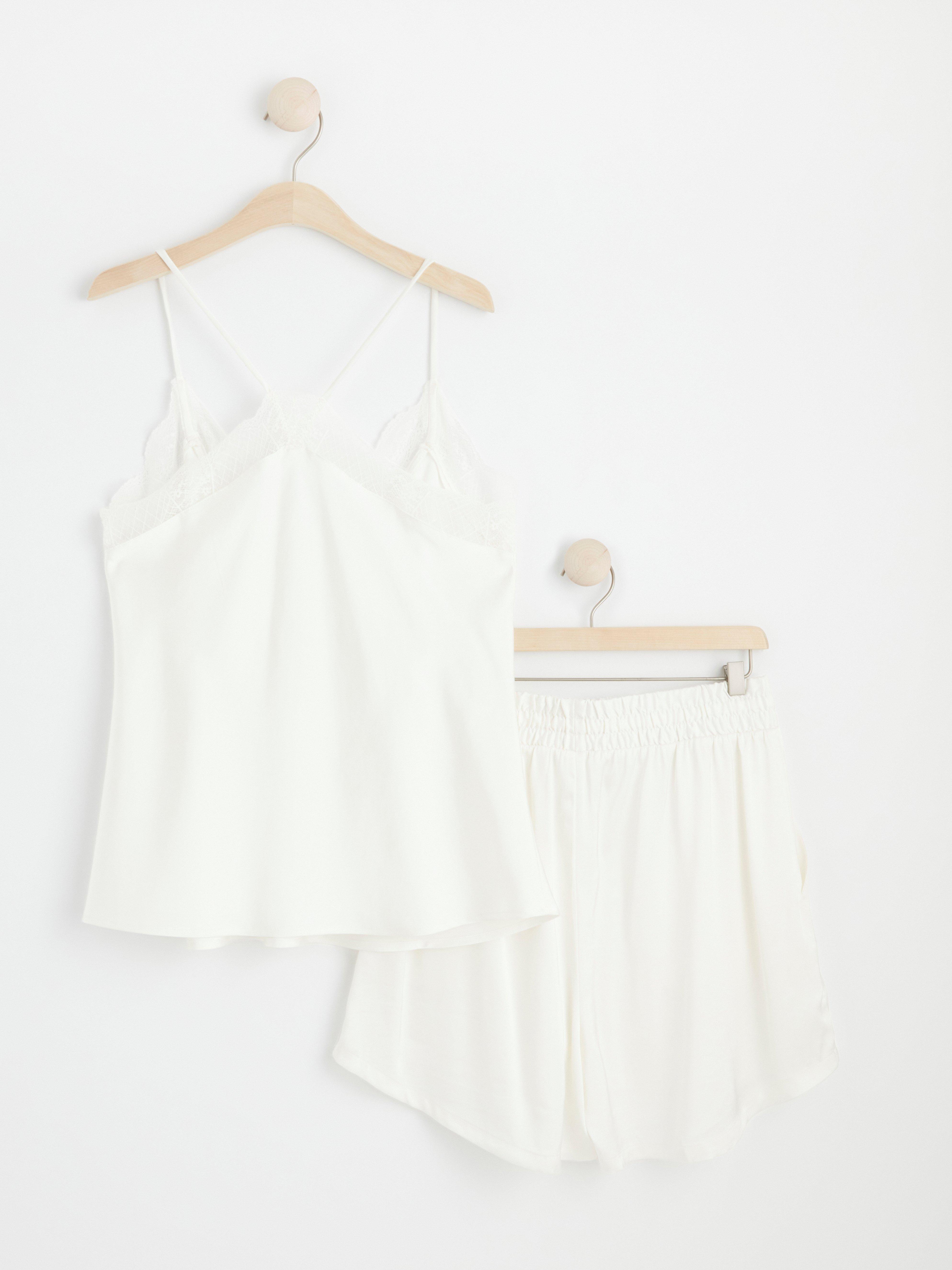 Pyjama set in satin Light White
