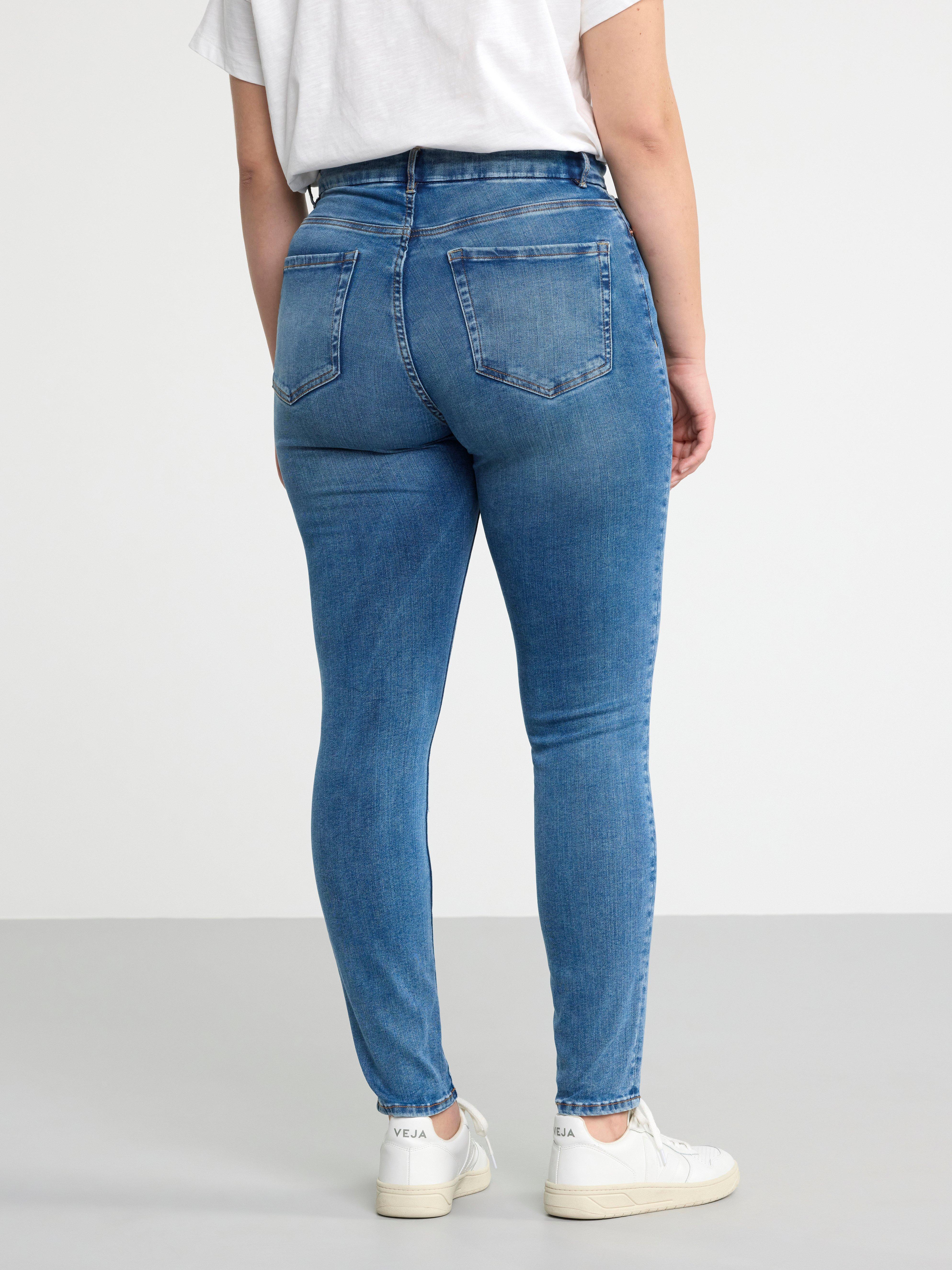 CLARA Curve super stretch jeans with high waist Denim