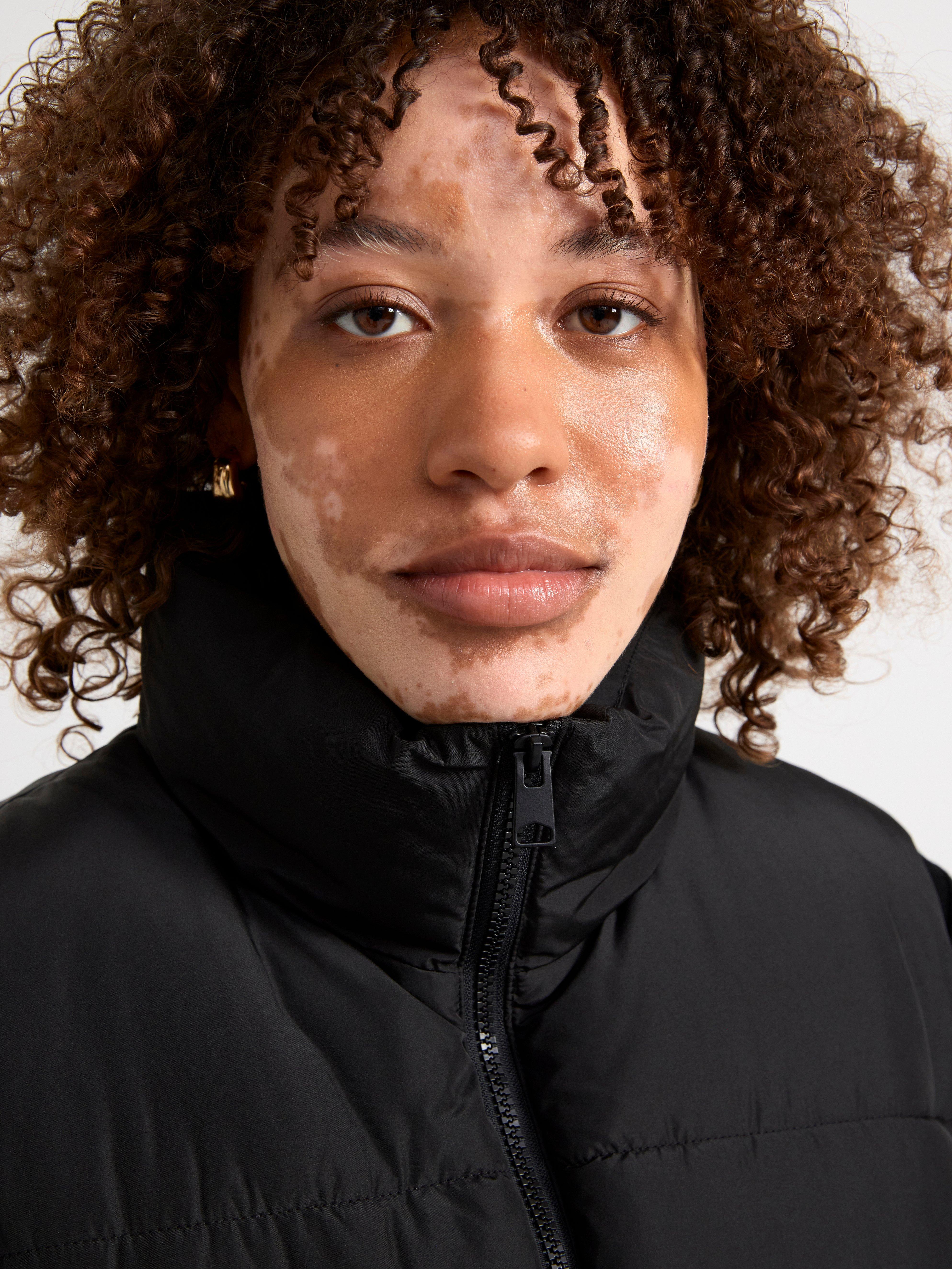 Water repellent padded gilet Black