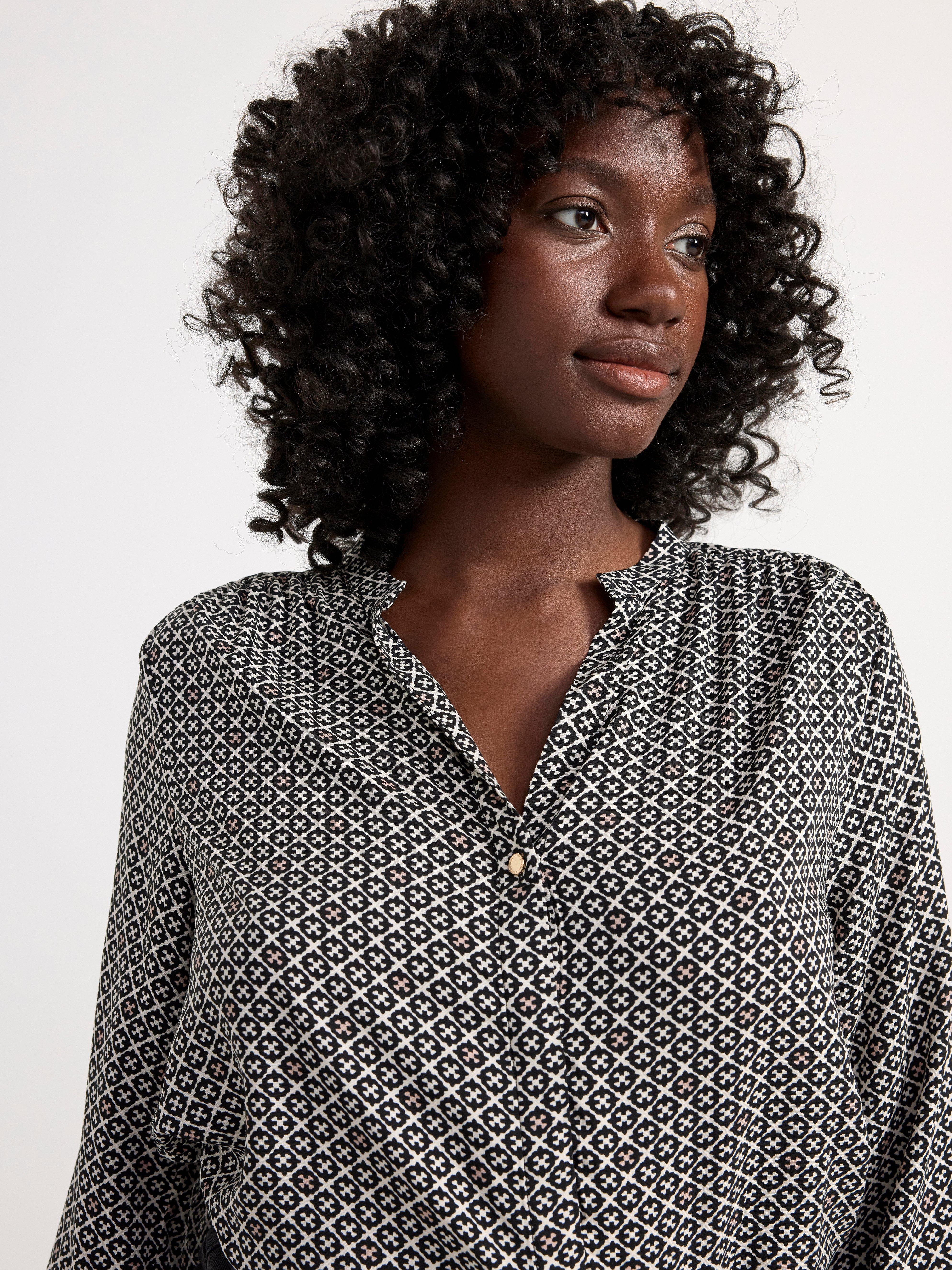 Blouse in viscose Black