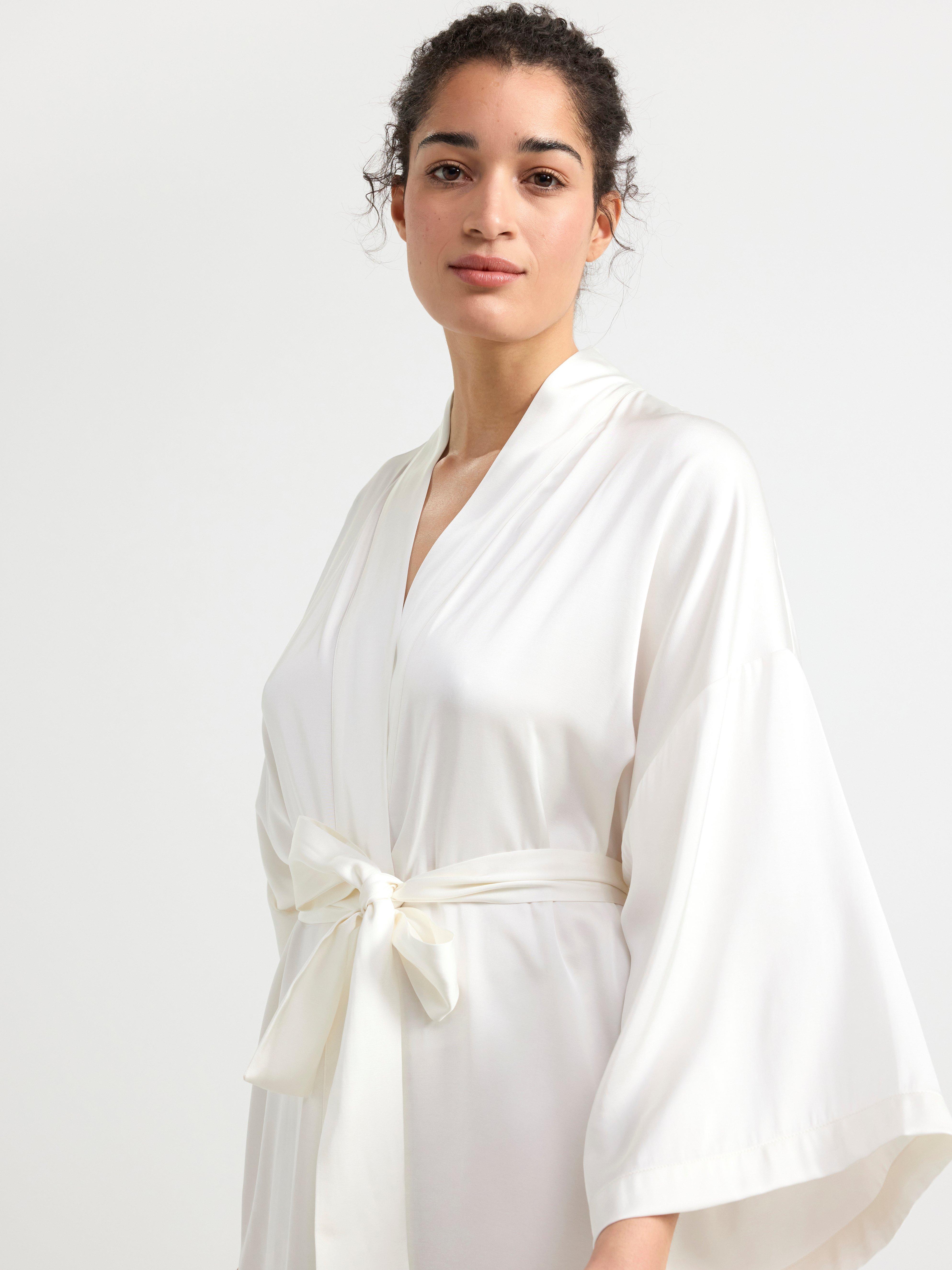Kimono in satin Light White
