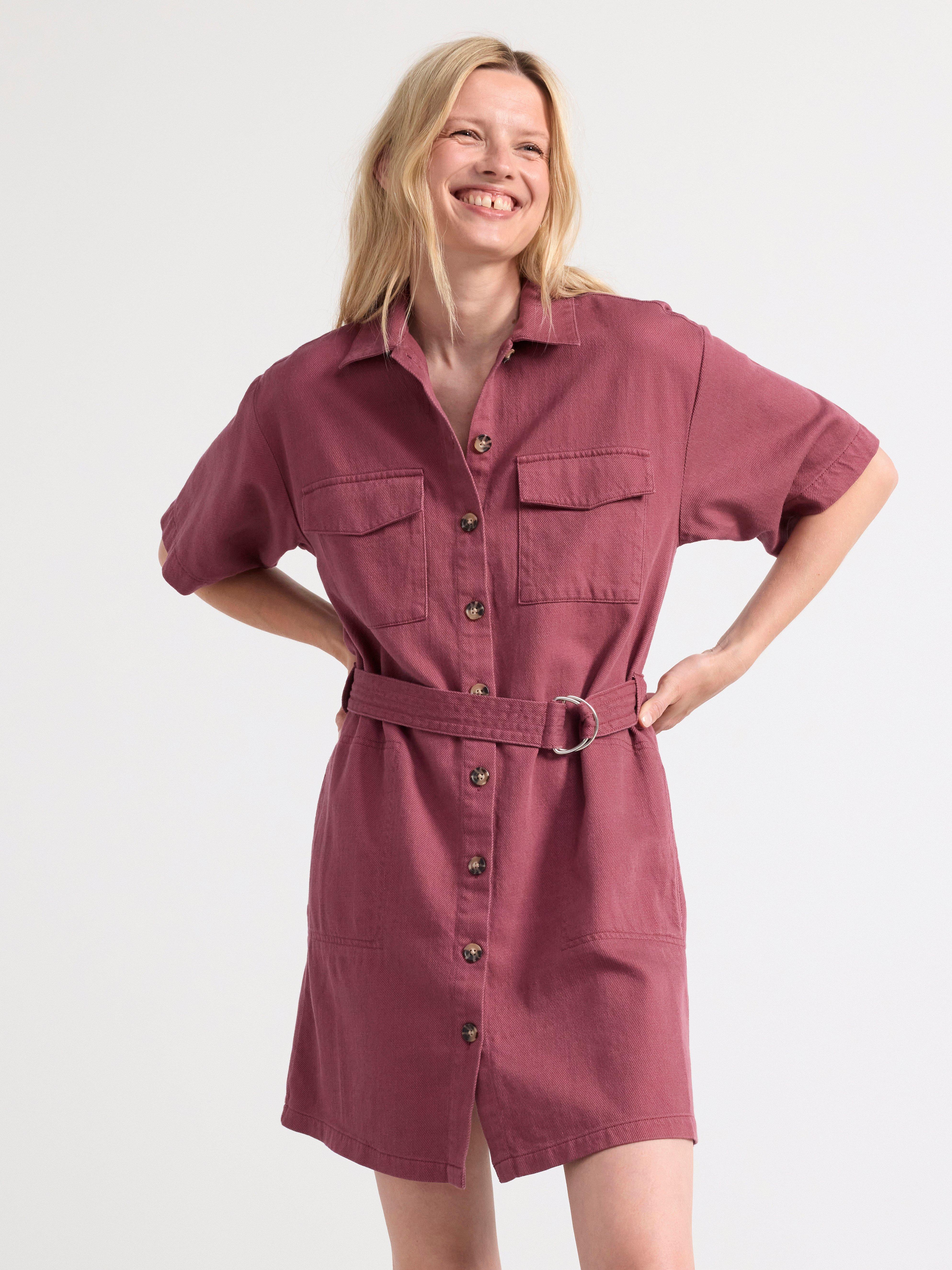 Shirt dress with pockets and belt to waist pink