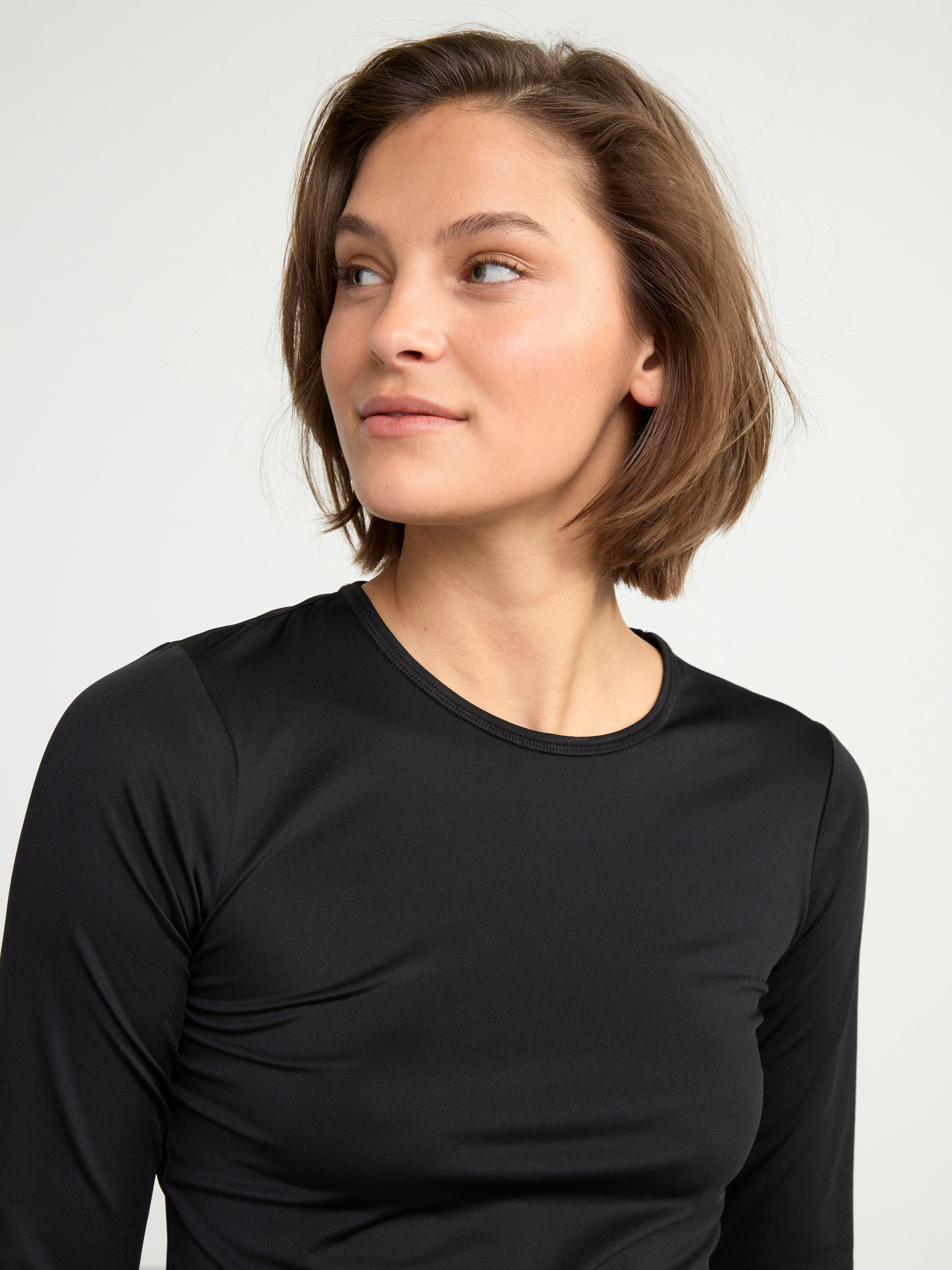 Cropped long sleeve sports top Black