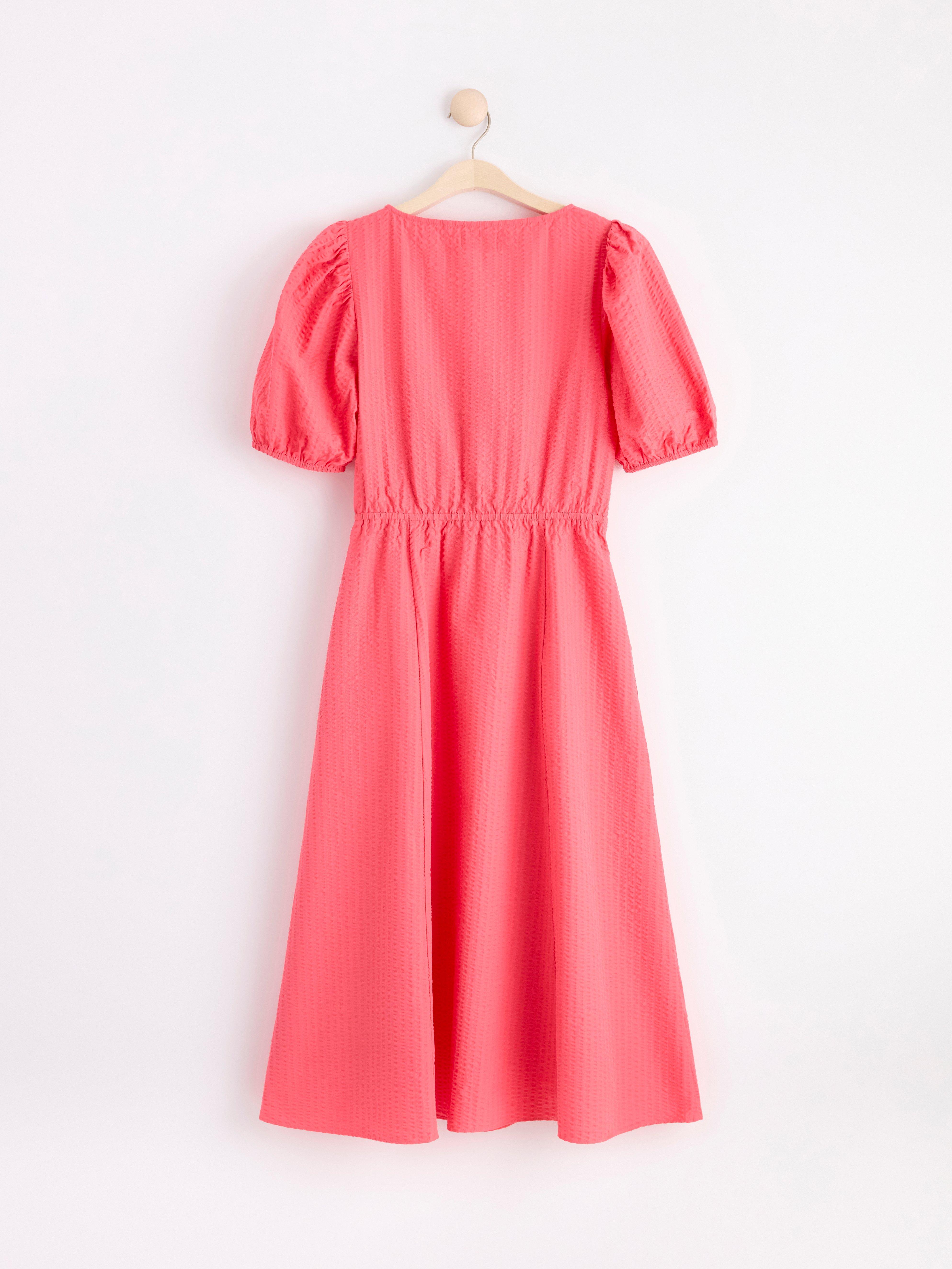 Seersucker dress with puff sleeves Dark Pink