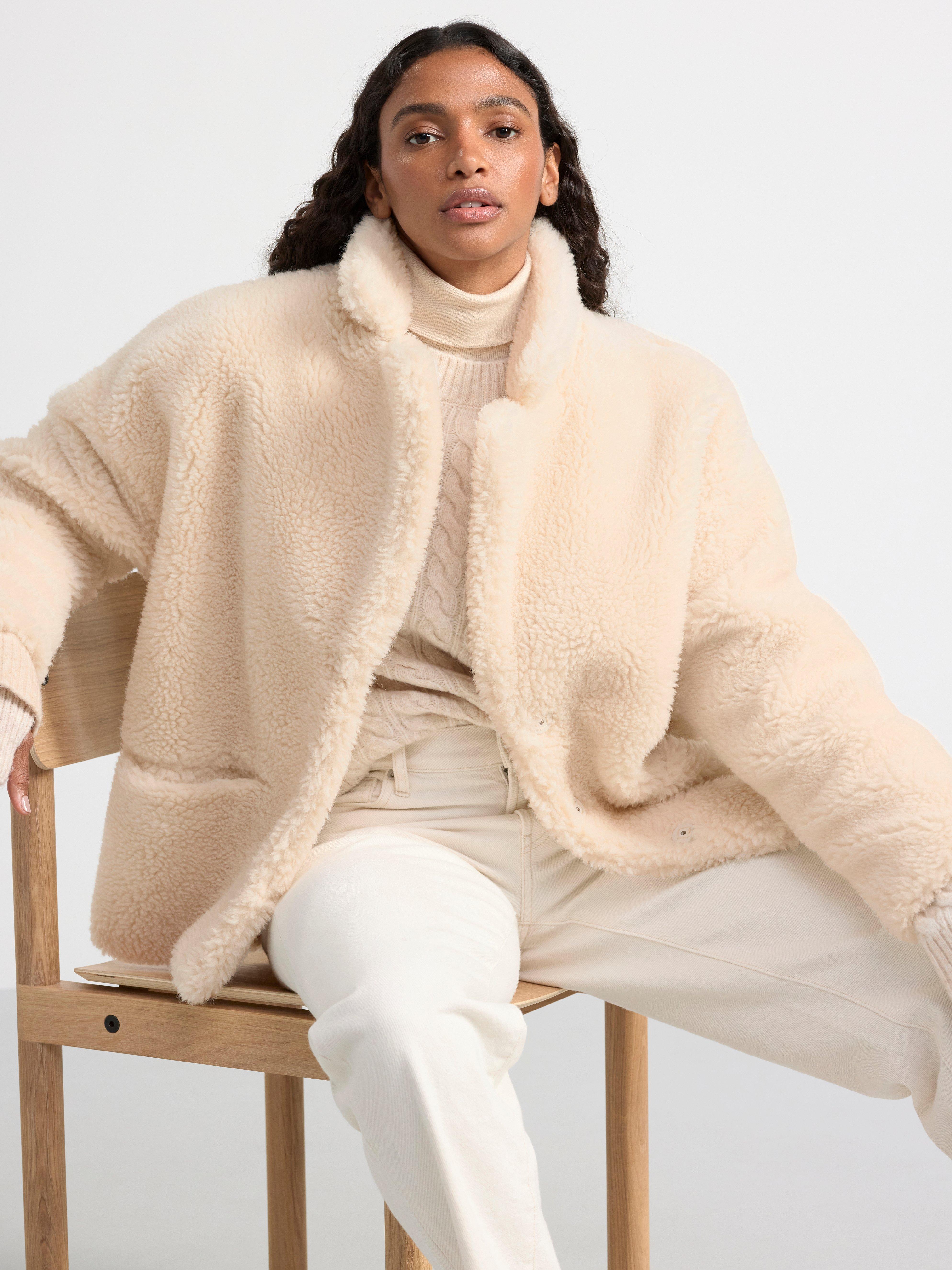 Fluffy pile jacket Light Beige