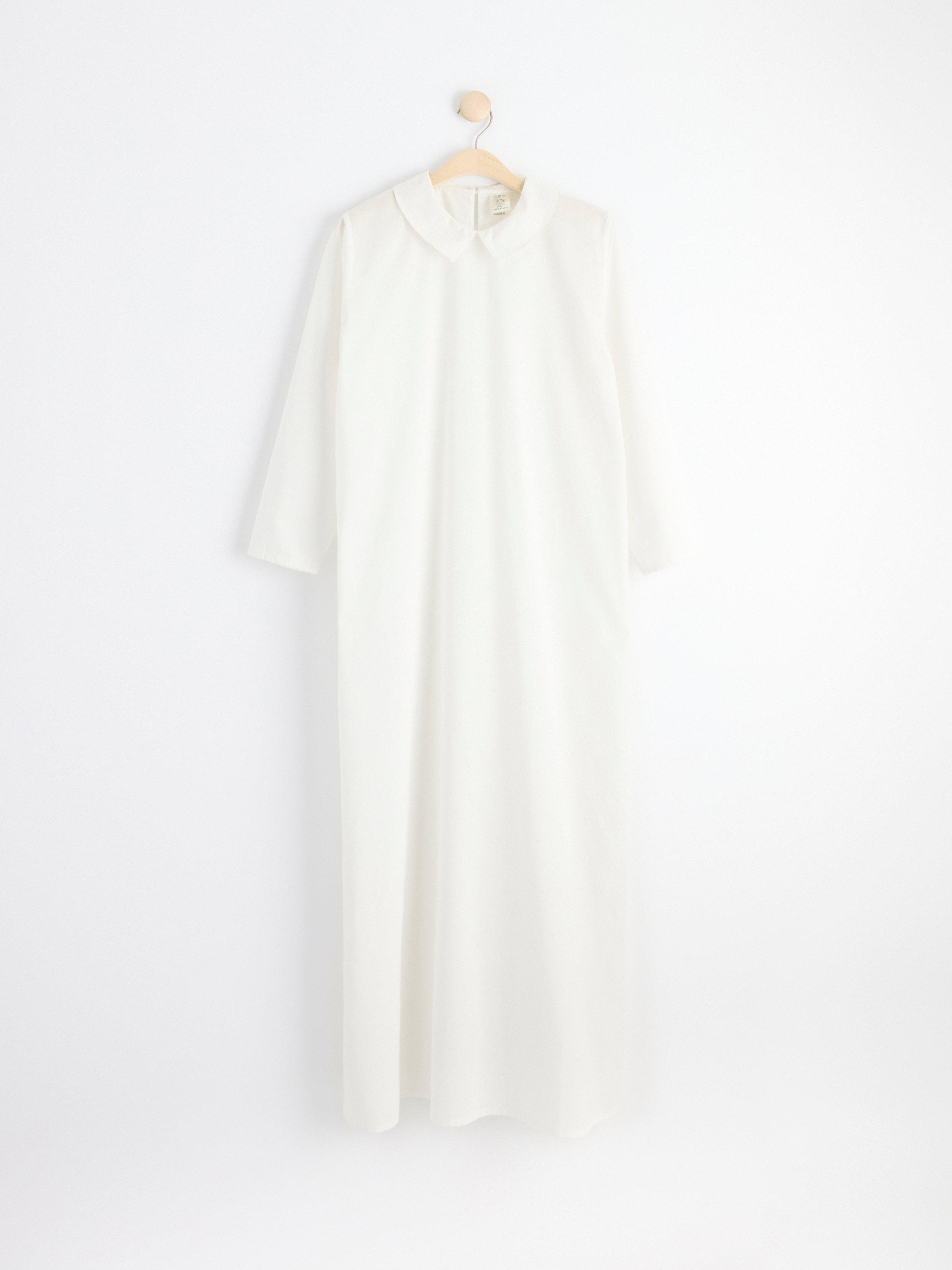 Lucia gown White