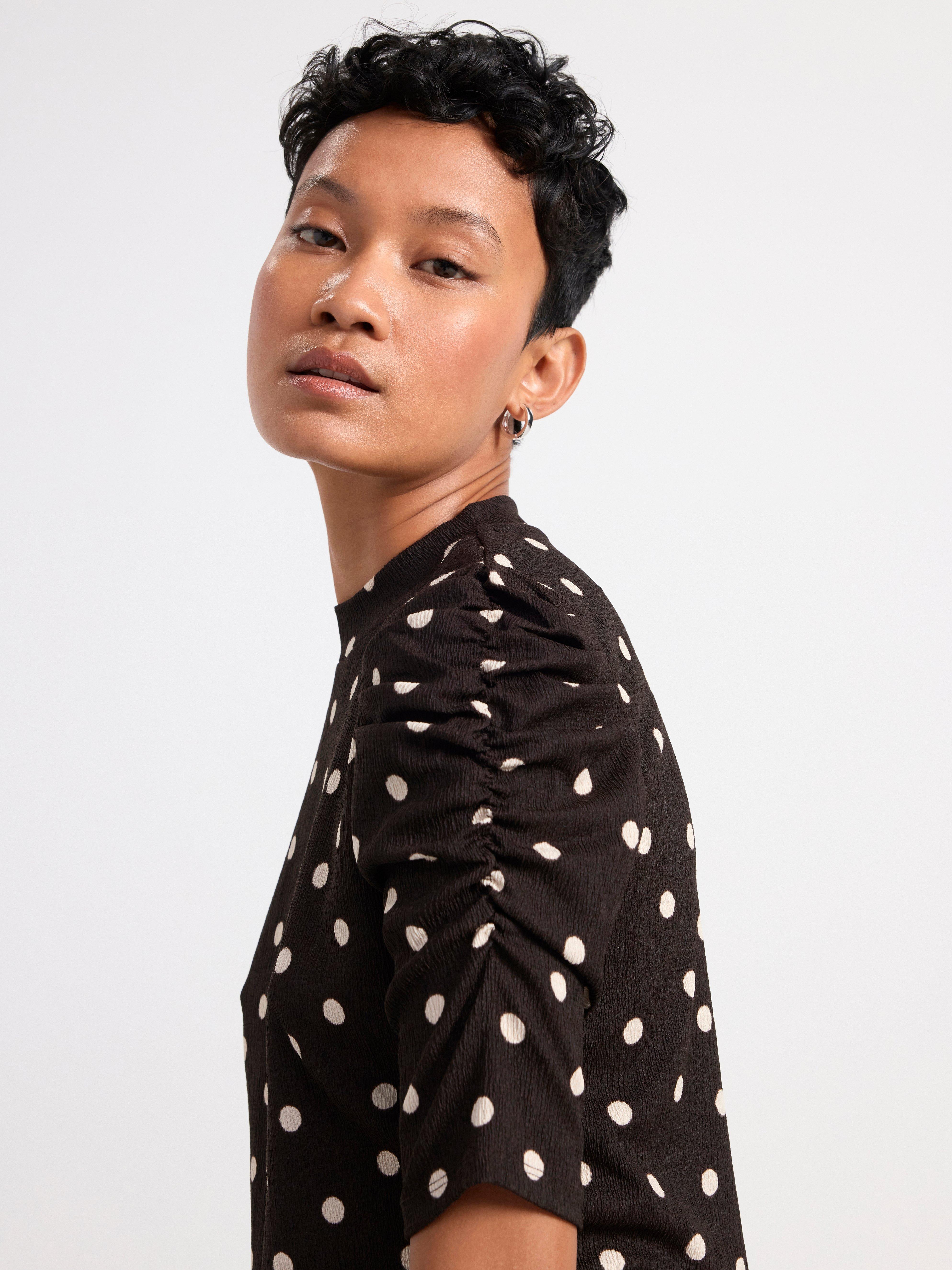 Textured puff sleeve top Dark Brown